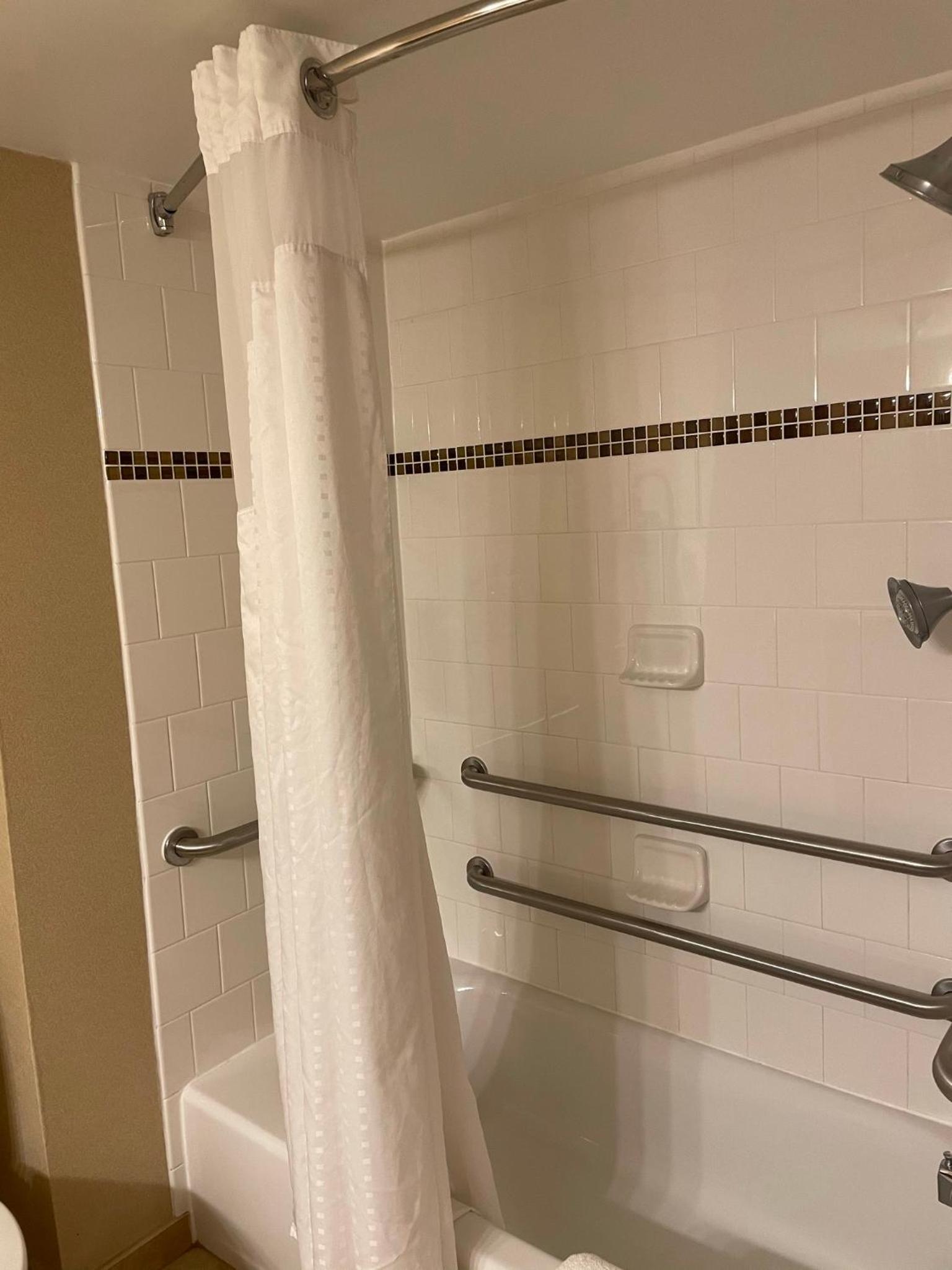 Double Room - Mobility Access Tub/Non-Smoking - Photo 2