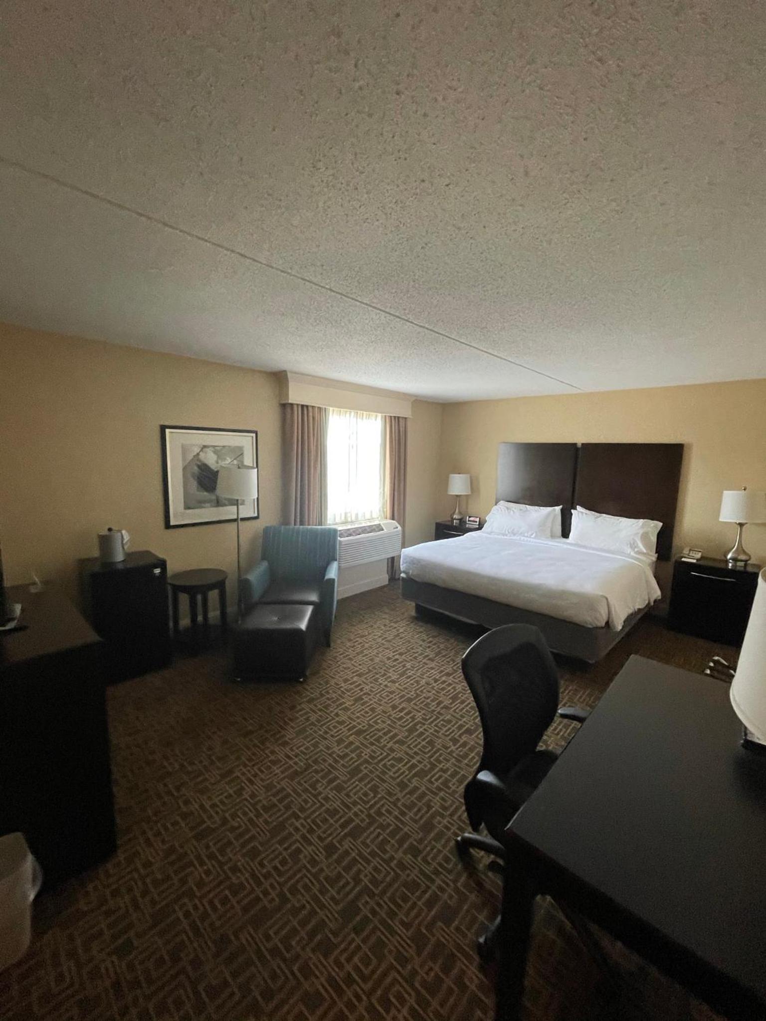 Standard King Room - Photo 2