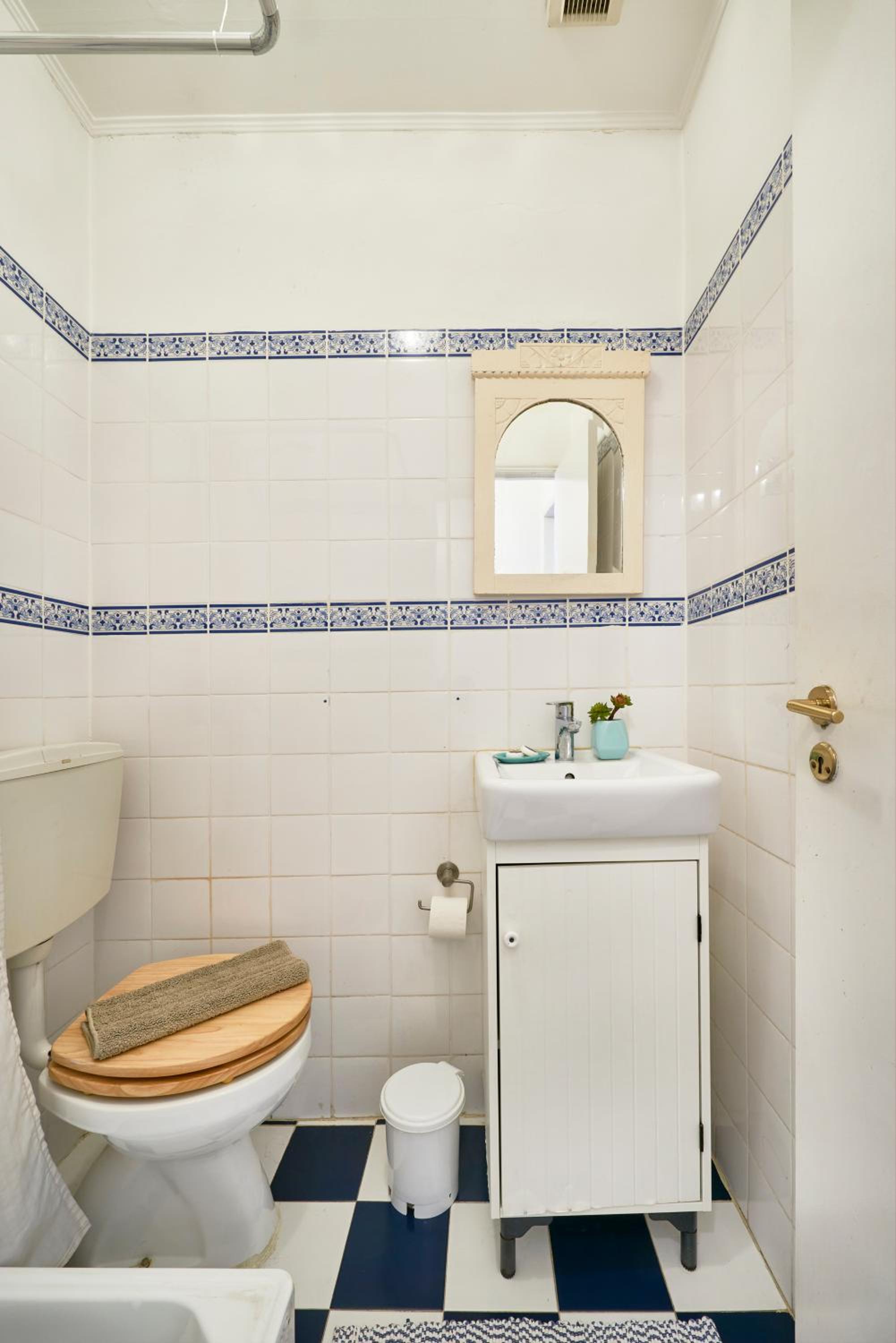 One-Bedroom Apartment - Photo 40