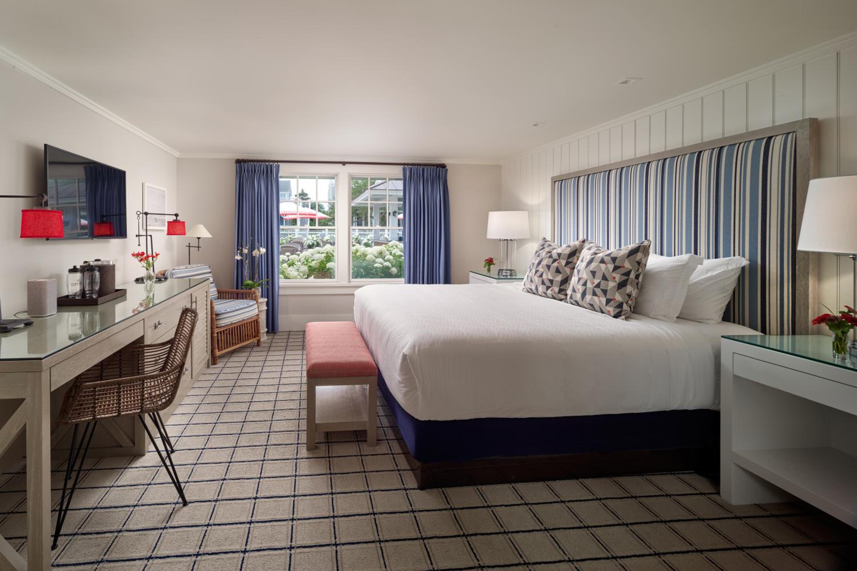 Roxana Building Accessible King Guest Room