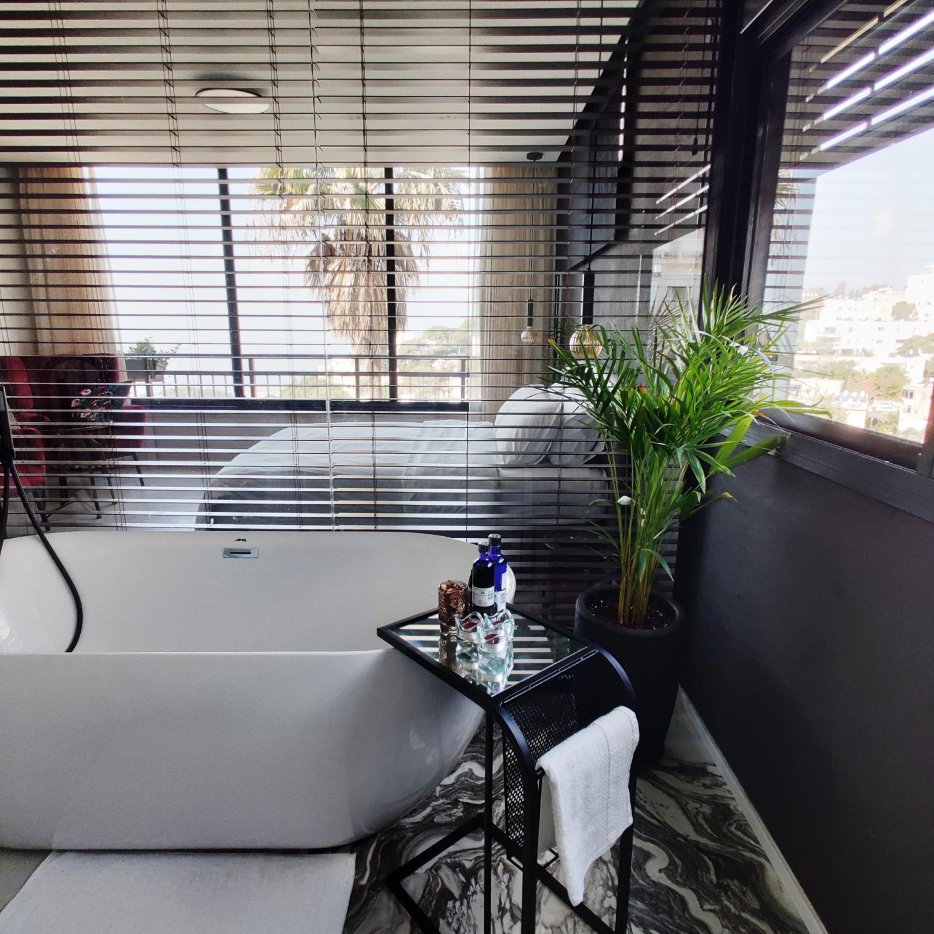 King Suite with Sea View - Photo 14