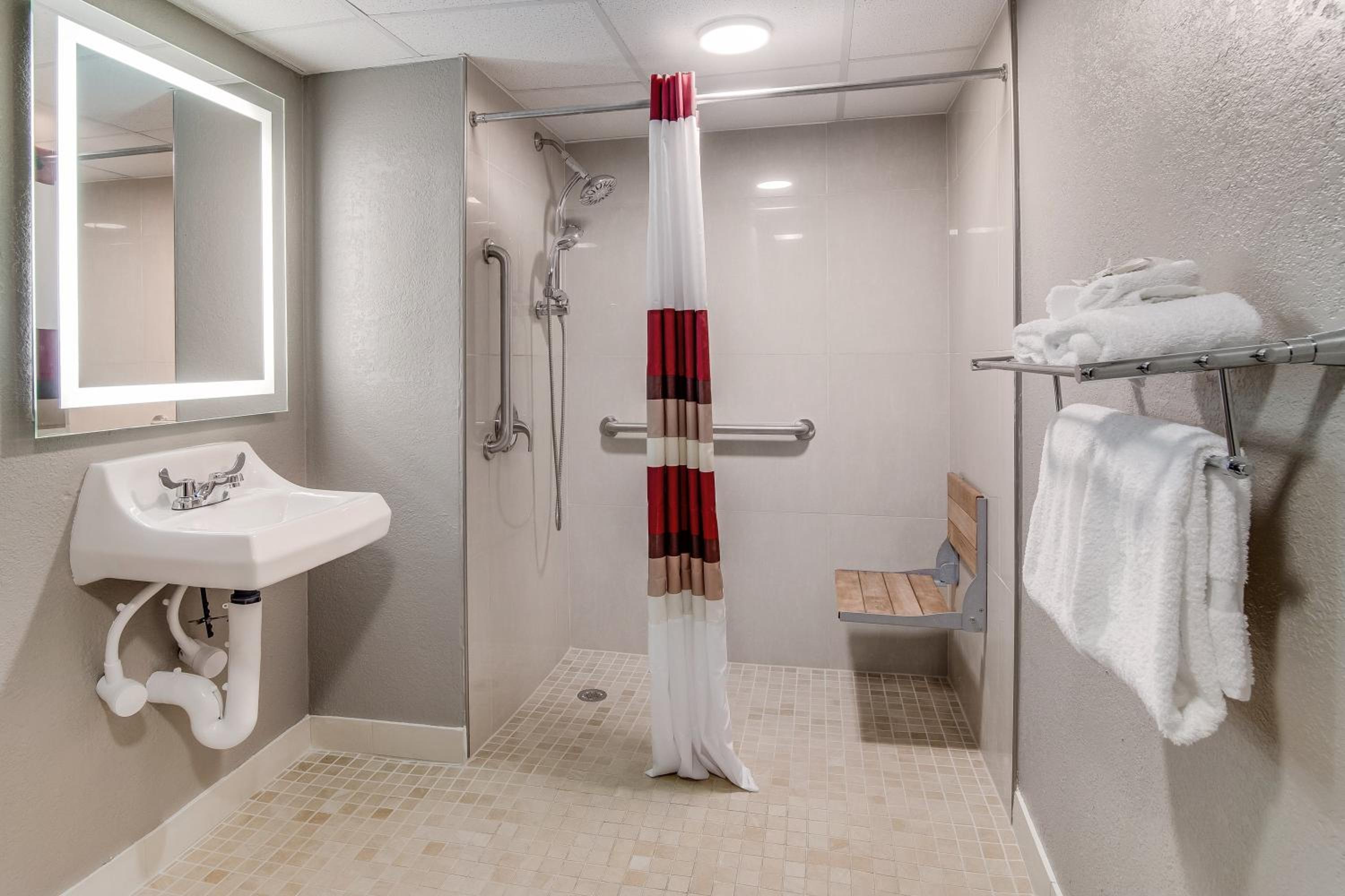 Deluxe Room with Two Queen Beds Disability Access Roll-ln Shower Non-Smoking