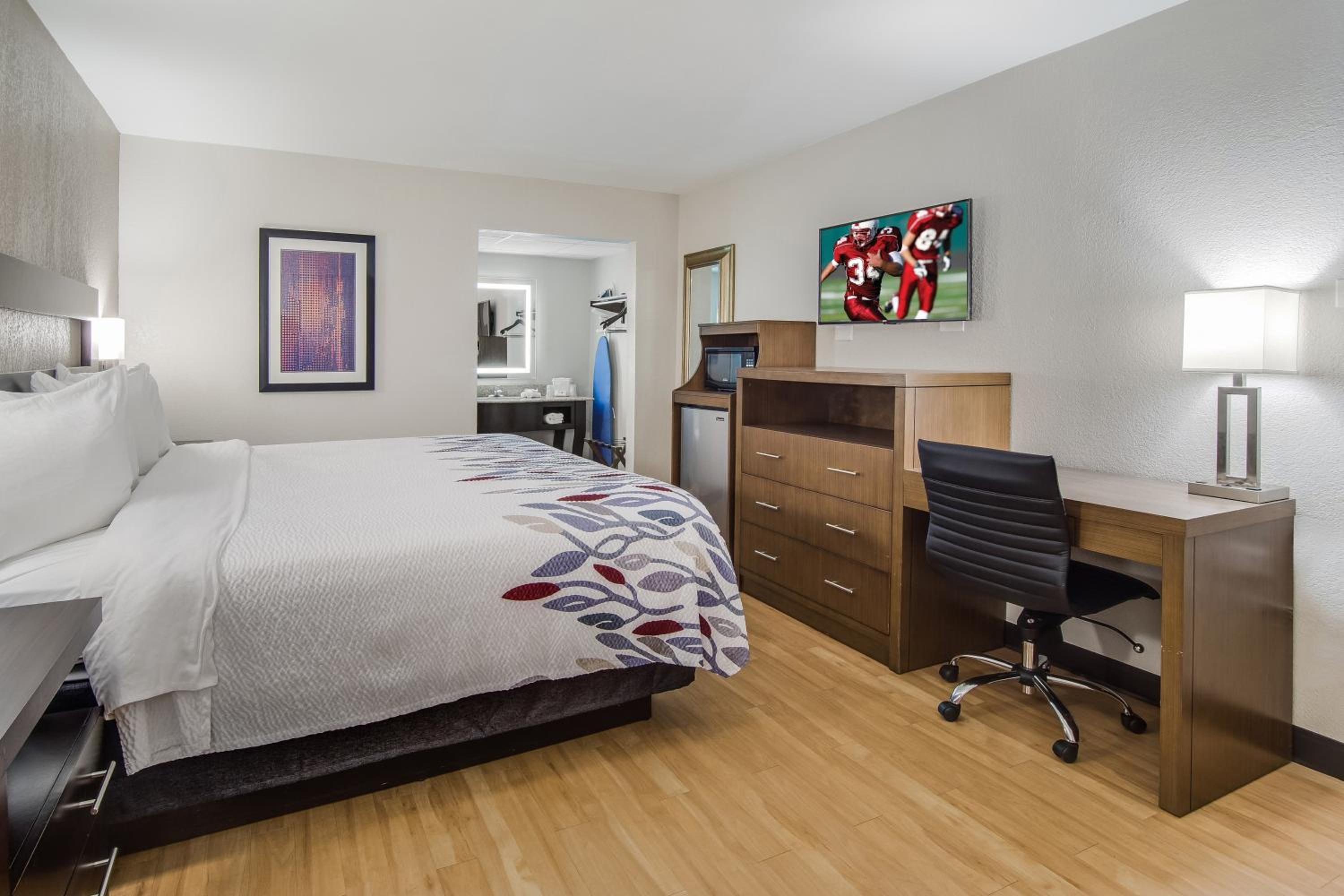 Superior King Room with One King Bed