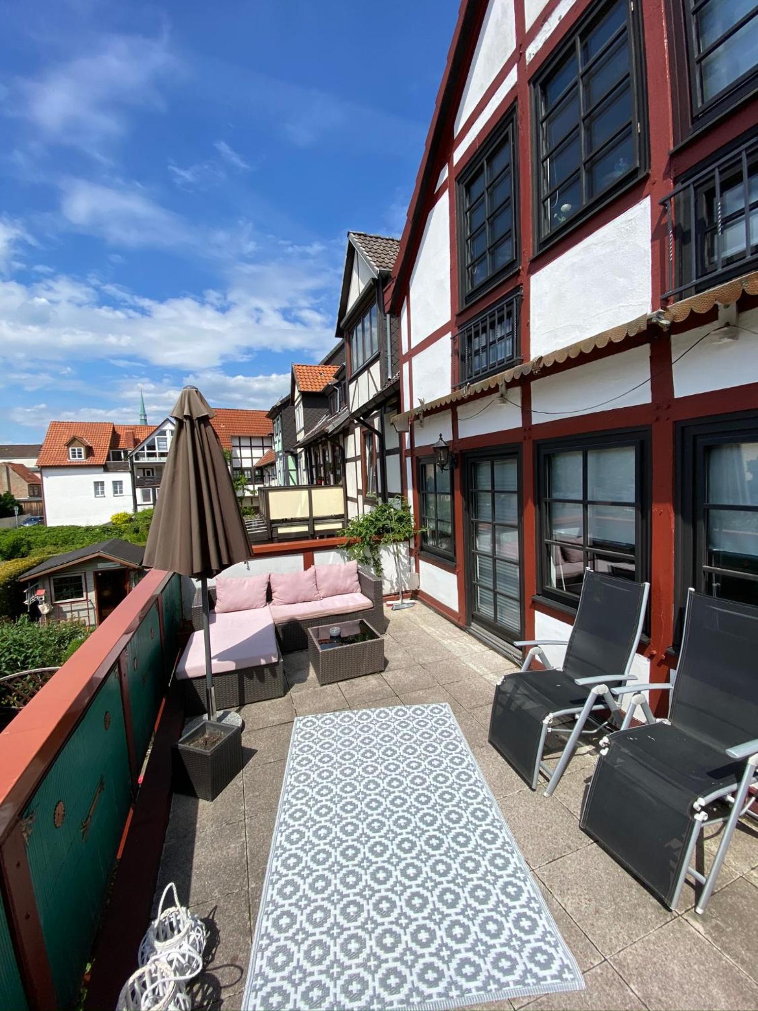 Apartment with Balcony - Photo 2