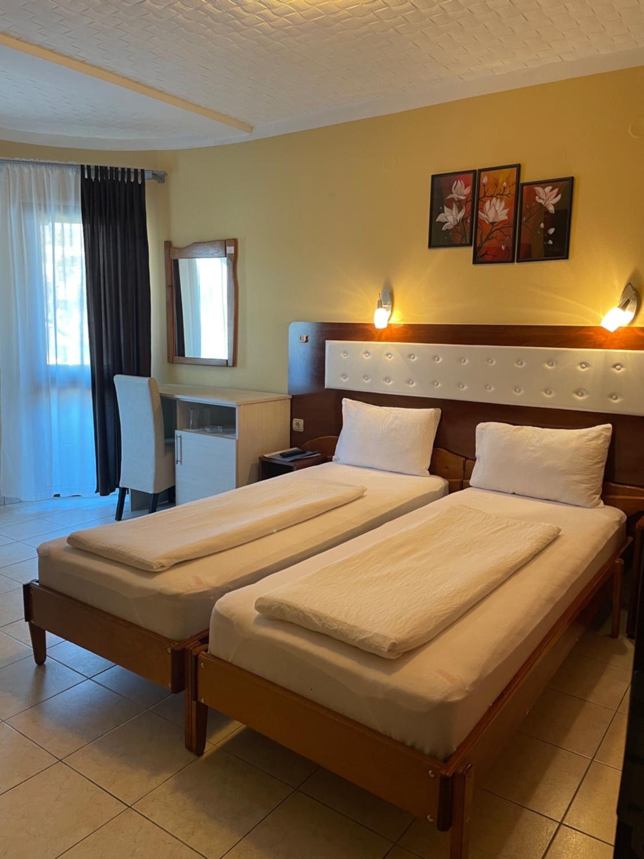 Twin Room - Photo 1