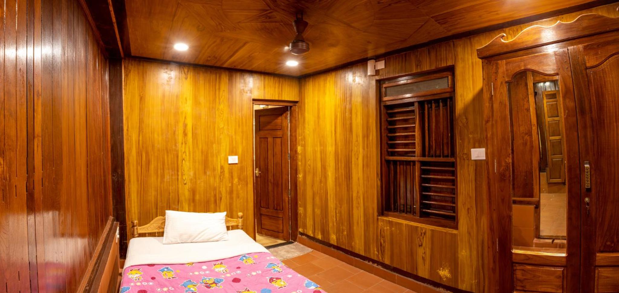 Family Room with Garden View - Photo 5