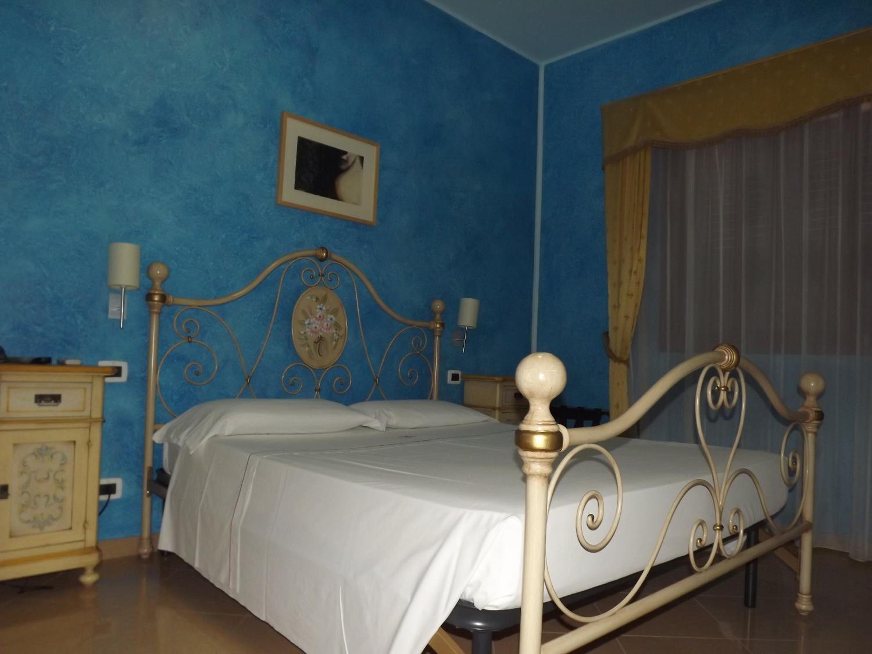 Double Room - Photo 1