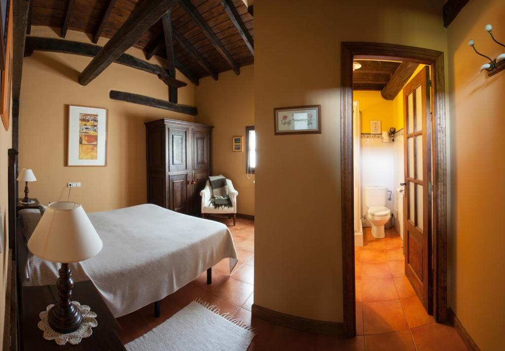 Economic Double Room with Private Bathroom