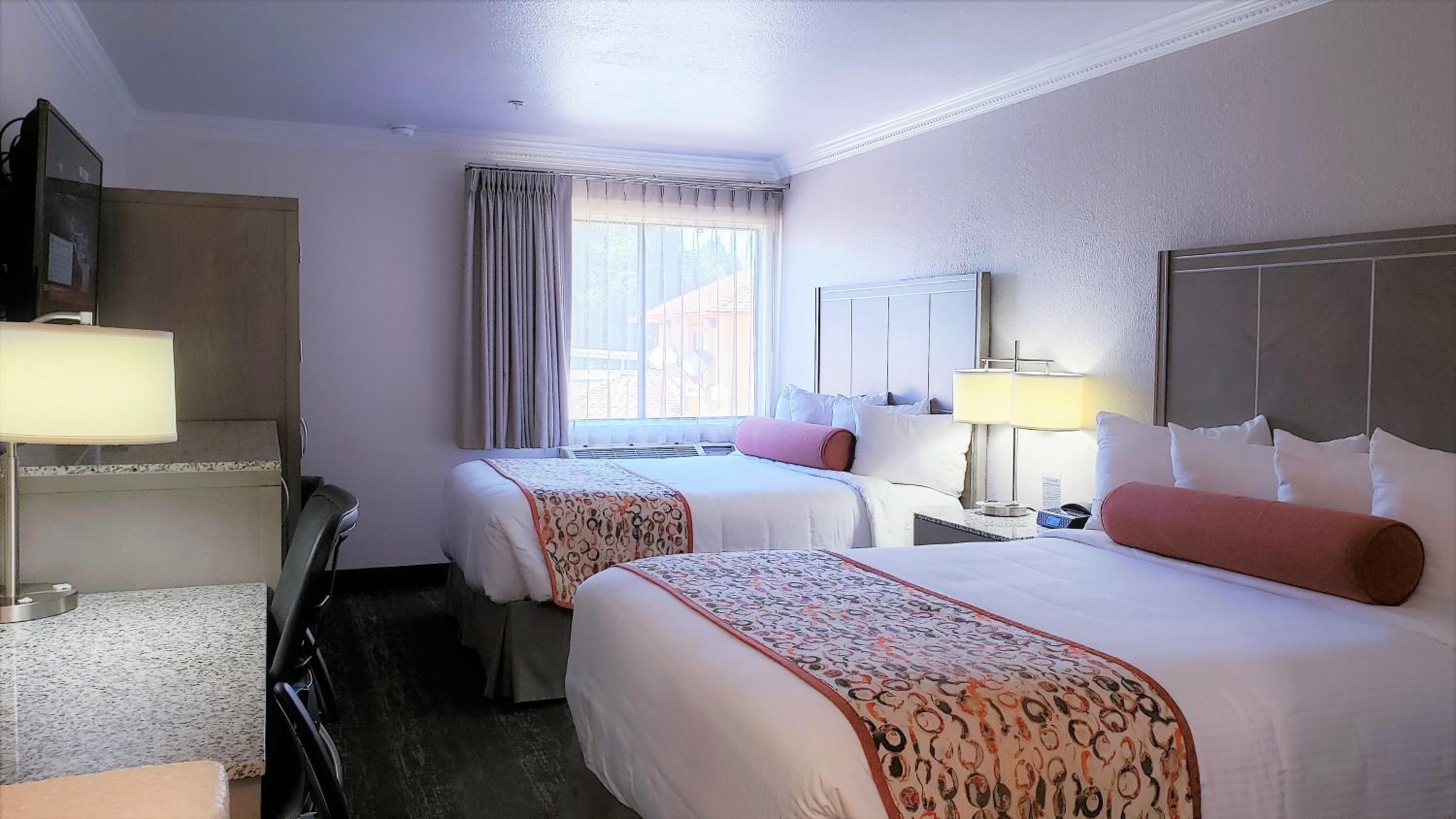 2 Queen Beds Non Smoking photo 2