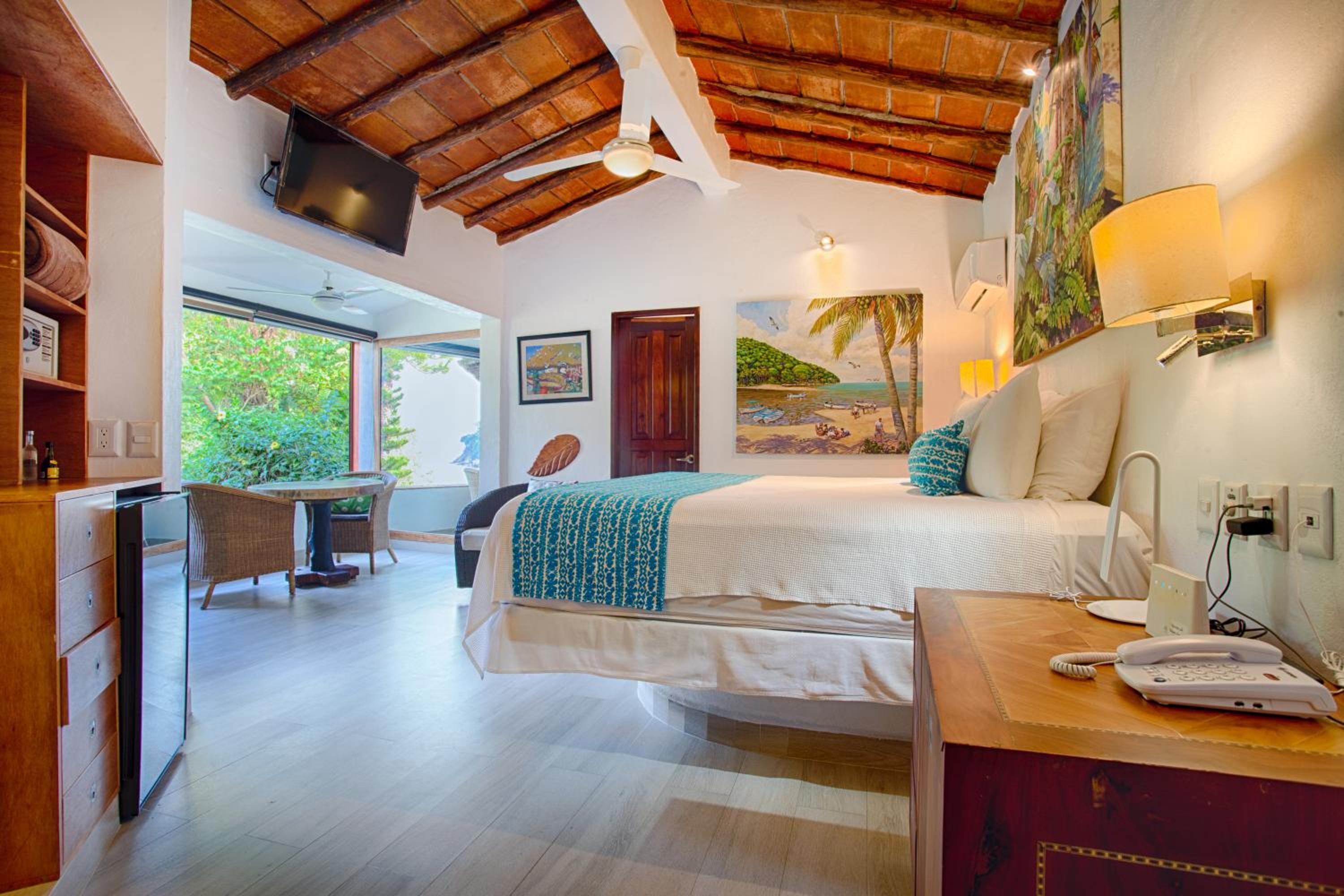 Suite Junior con Vista al Jardín