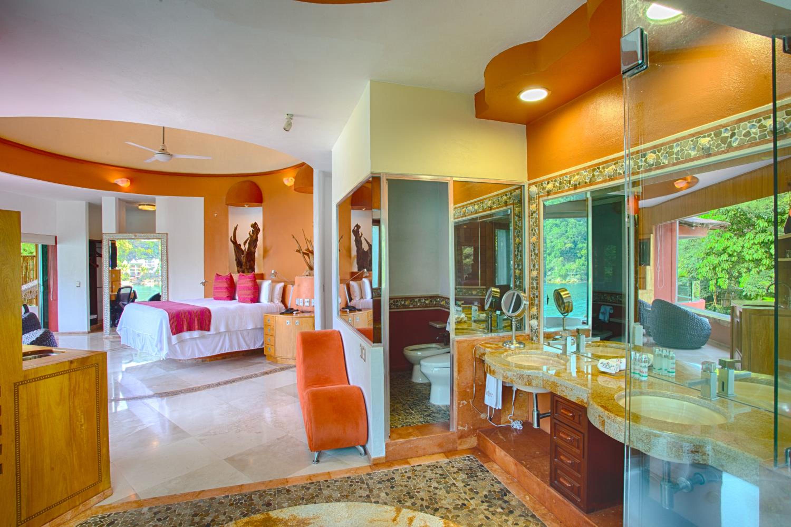 Master Suite Plus - Photo 13