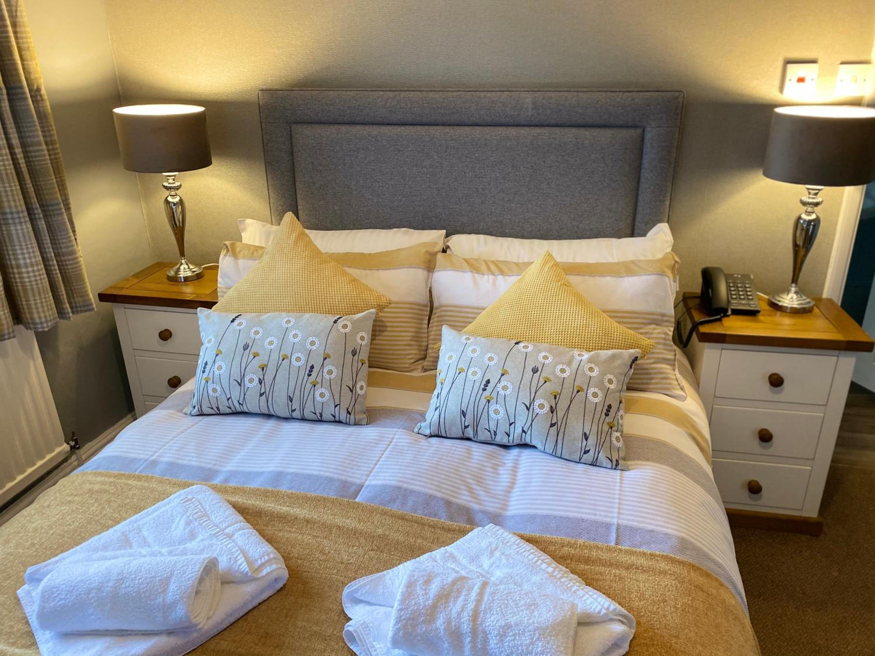 Deluxe Double Room - Photo 10