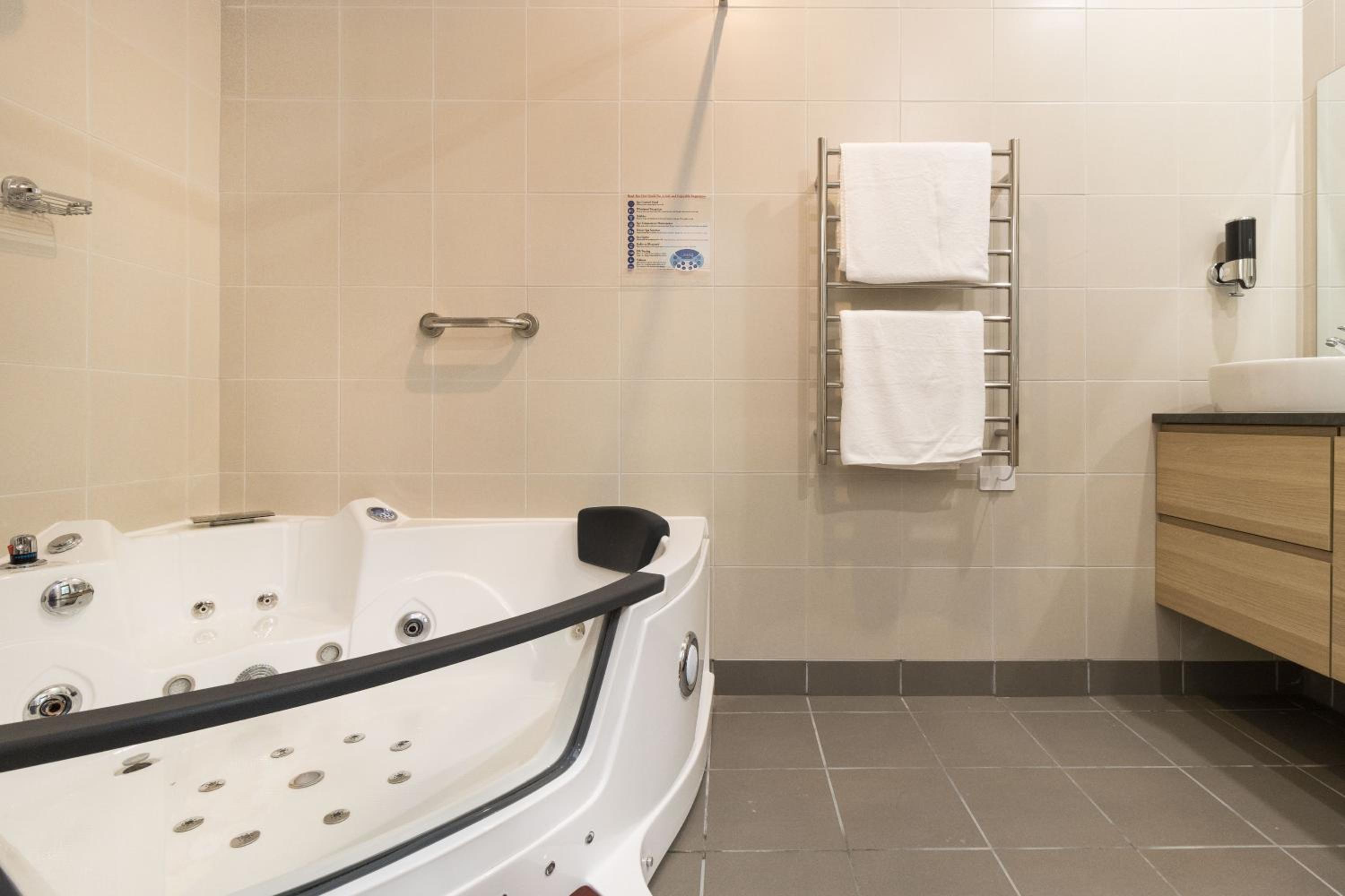 Spa Suite - Photo 2