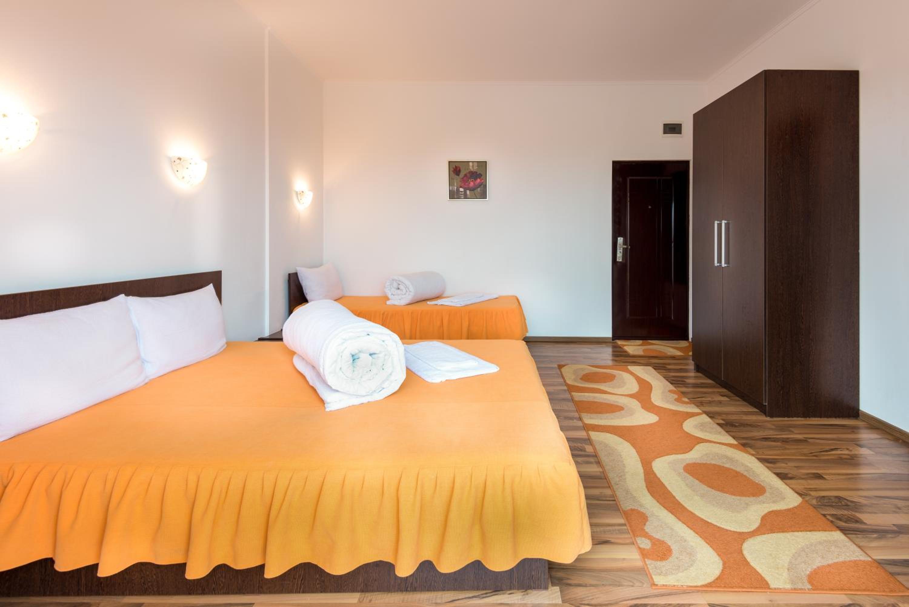 Standard Triple Room - Photo 6