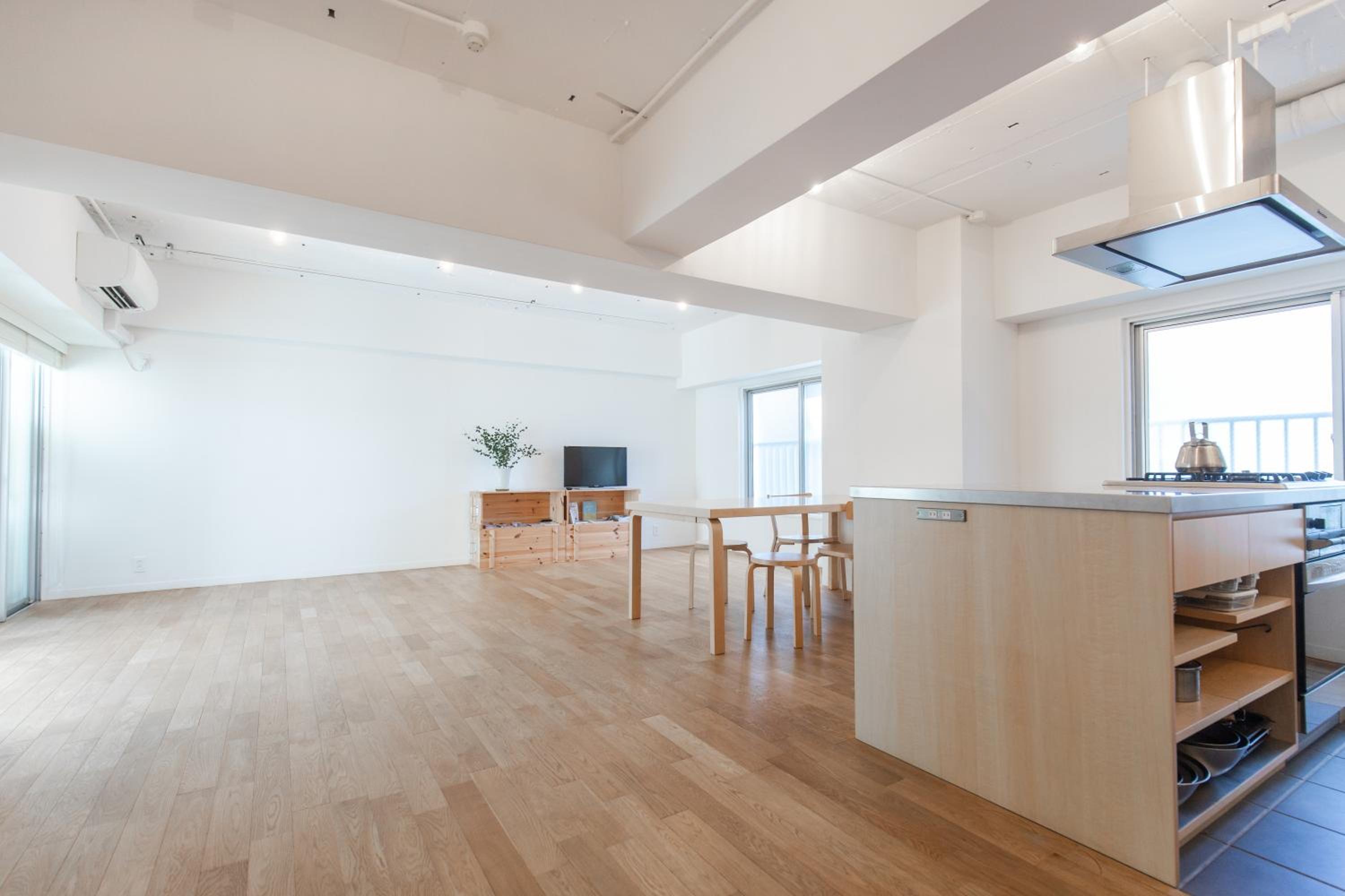 One-Bedroom Apartment - Photo 1
