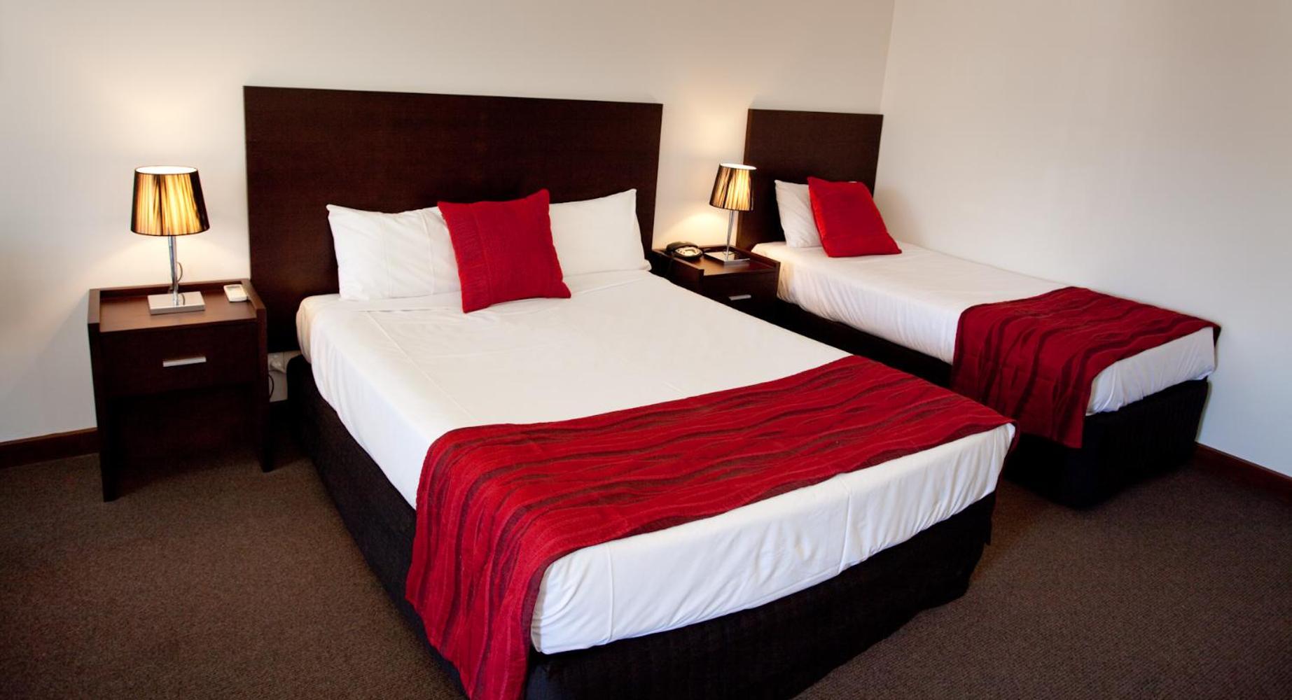 Superior Room with Queen Bed and Single Bed  - Photo 1
