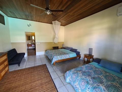 Quadruple Room with Private Bathroom photo 2