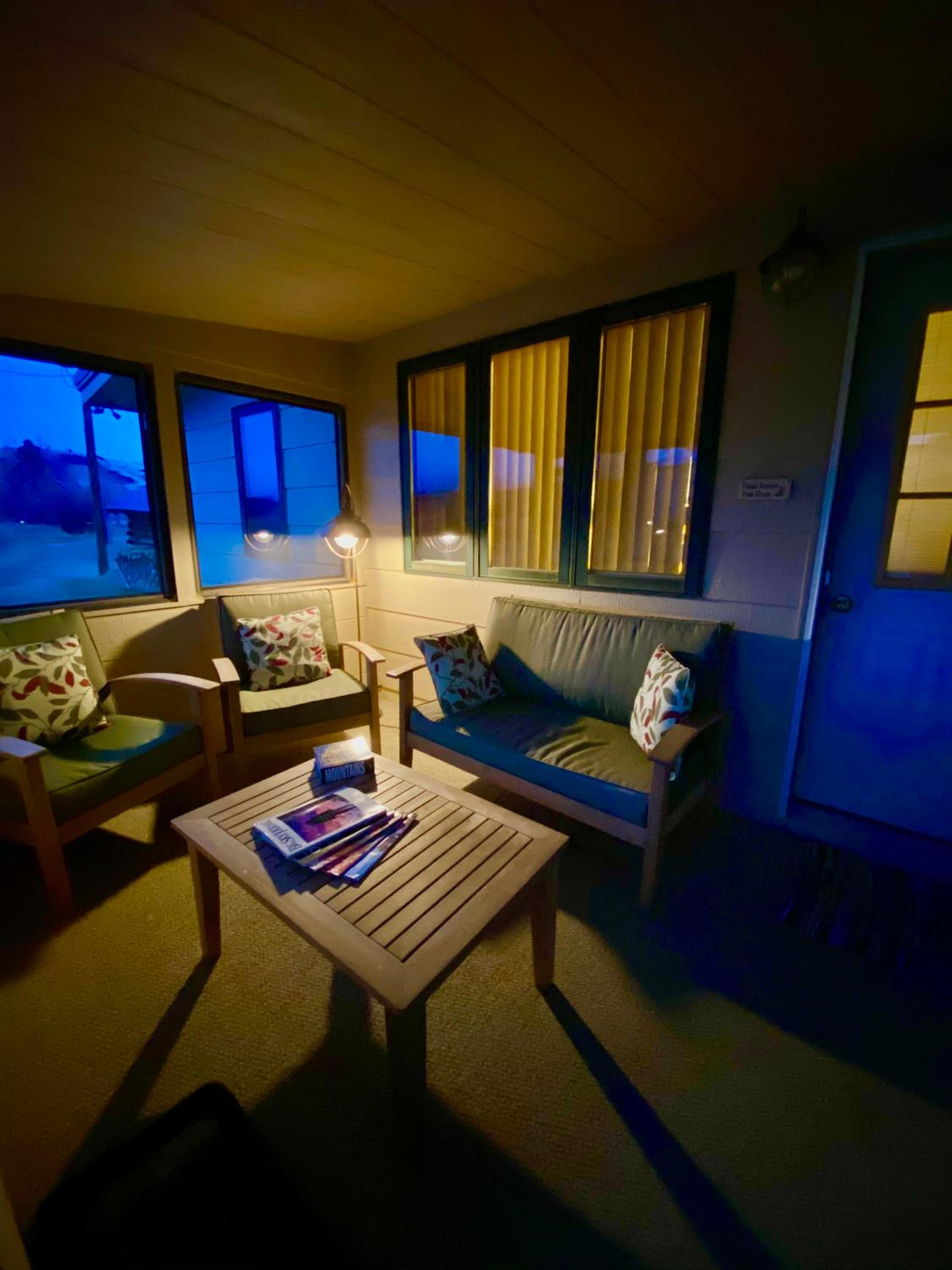 Deluxe King Suite photo 3