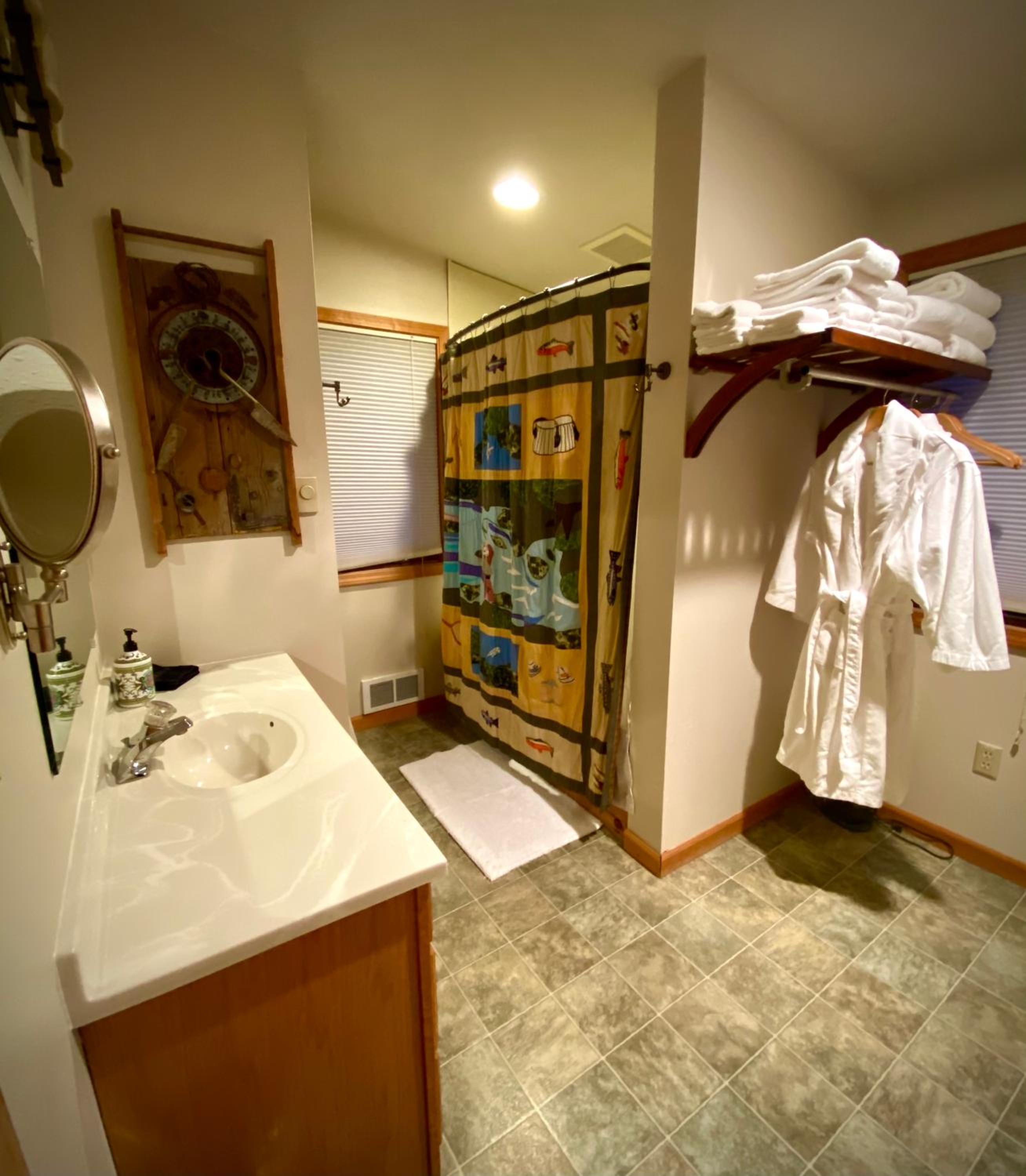 Deluxe King Suite photo 2