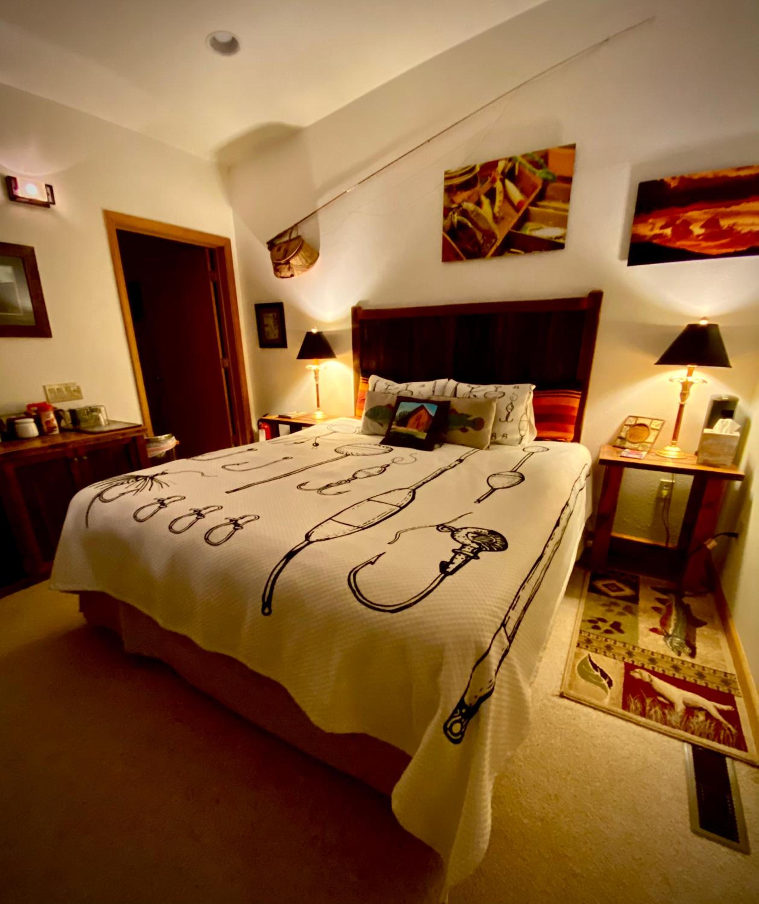 Deluxe King Suite photo 1