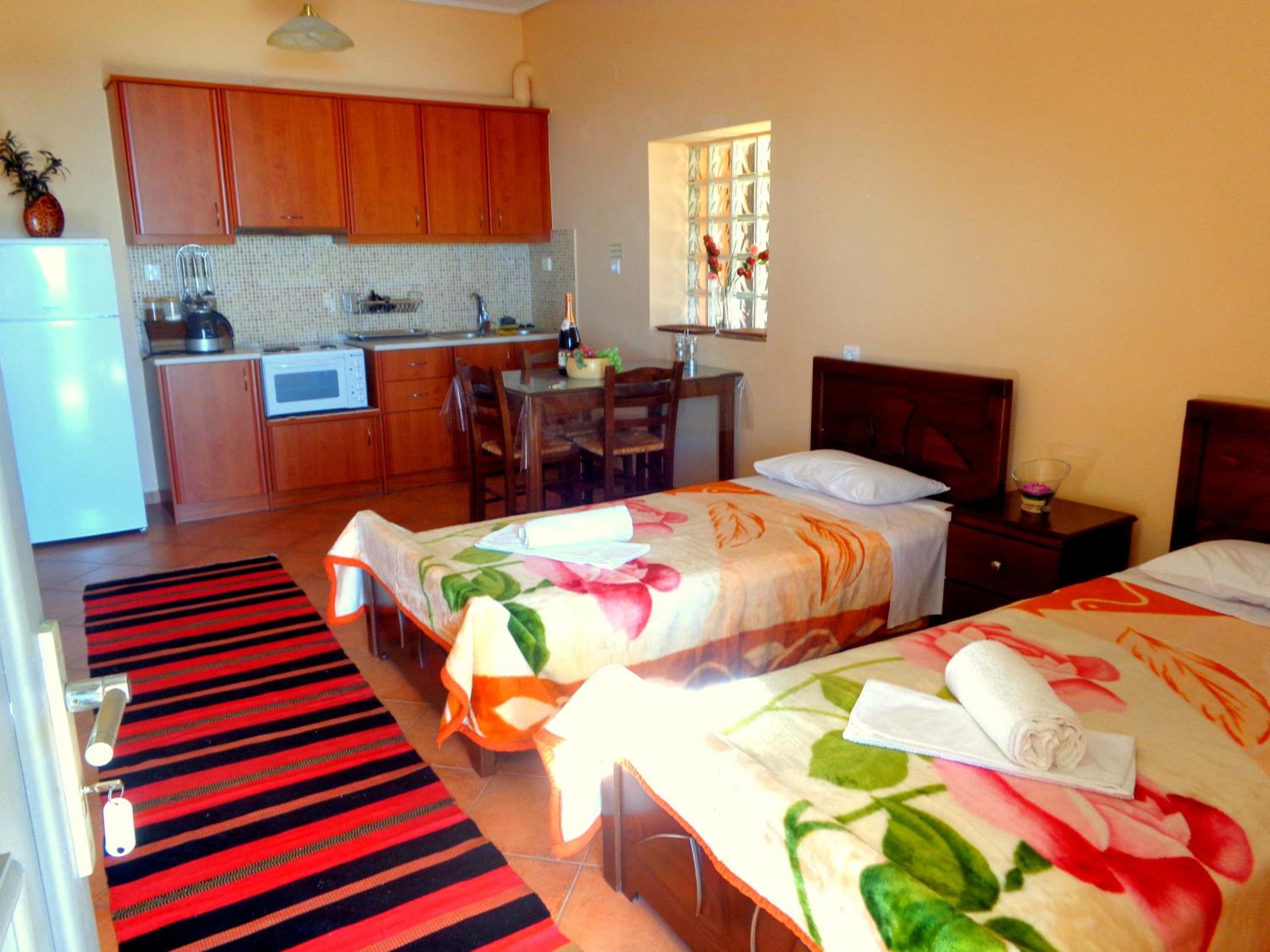 Studio (2 Adults)