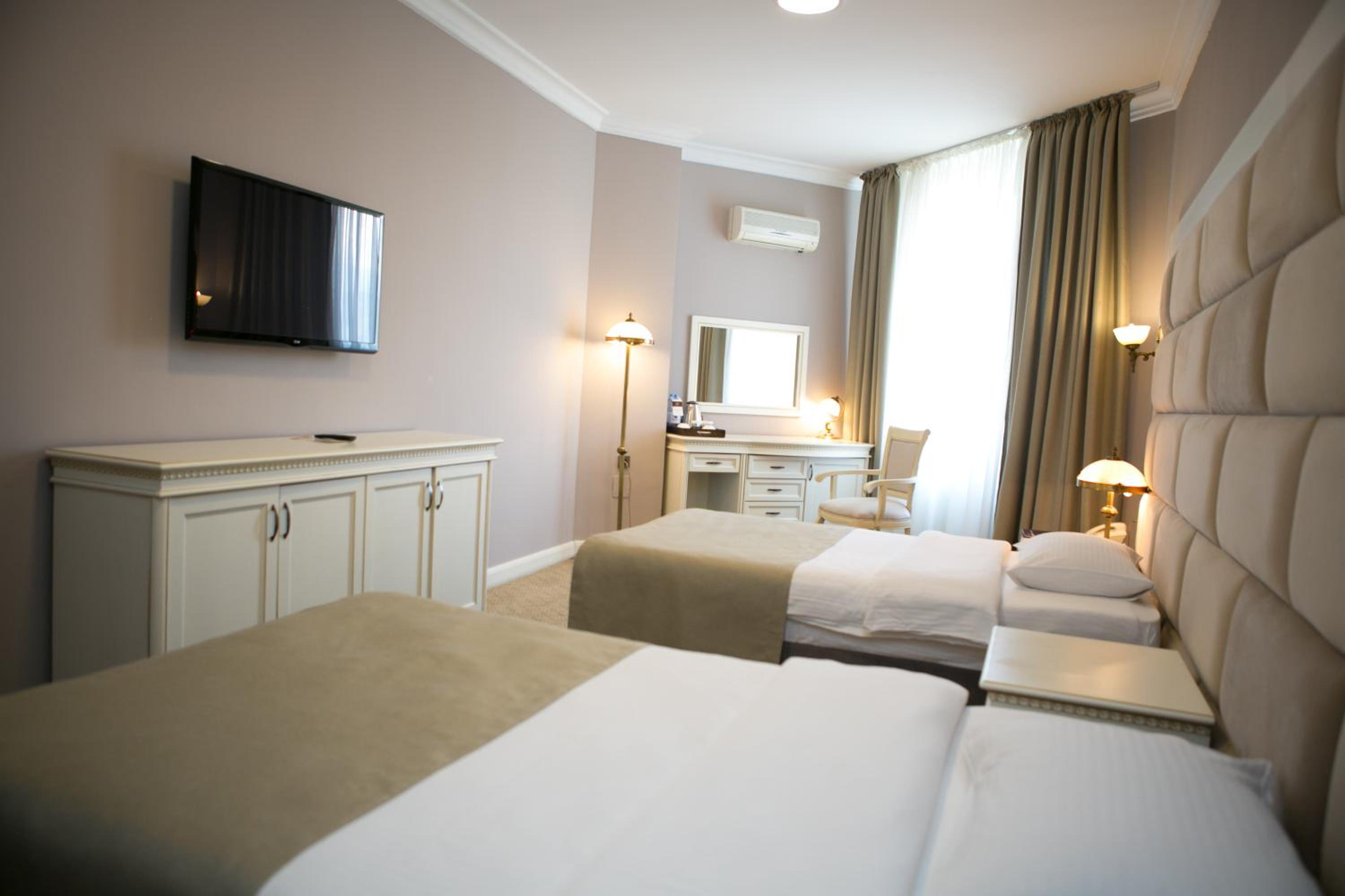 Premium Twin Room photo 2
