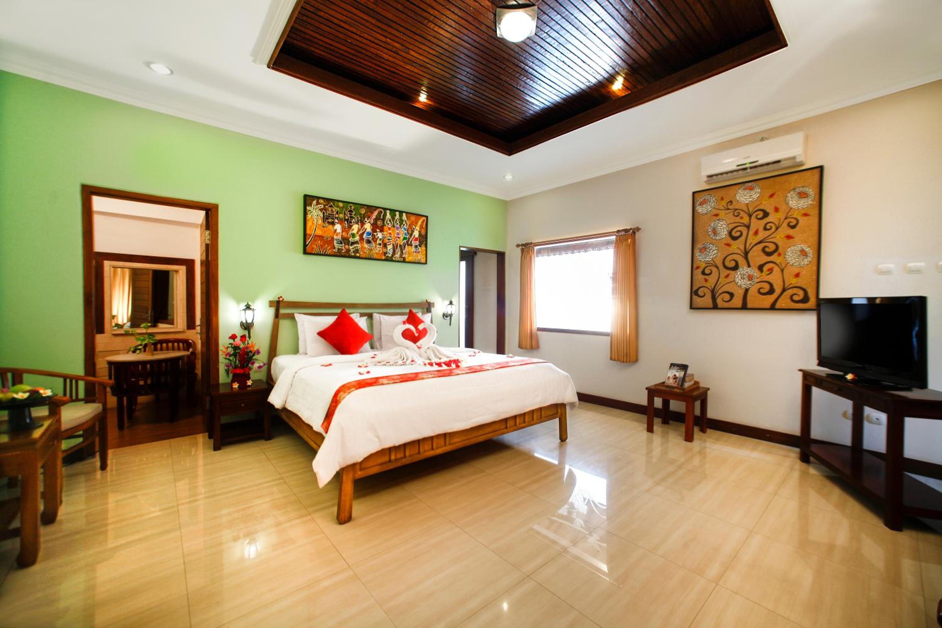 Deluxe Suite with Sea View - Photo 1