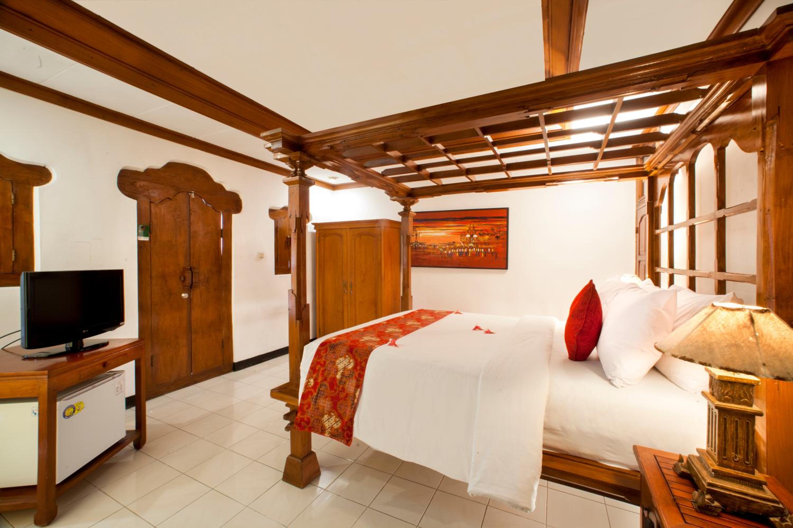 Two-Bedroom Suite - Photo 3