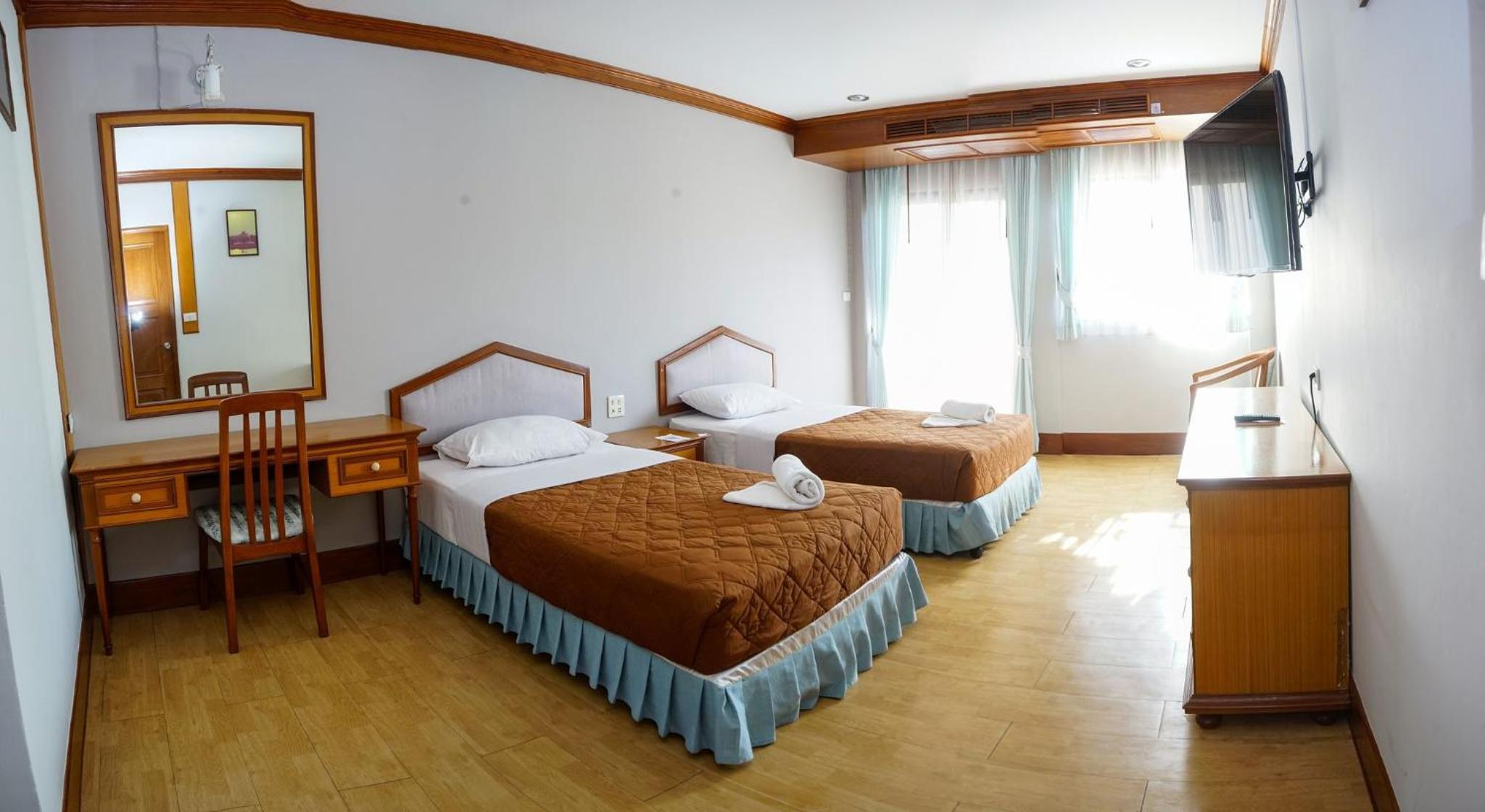 One-Bedroom Apartment - Photo 1