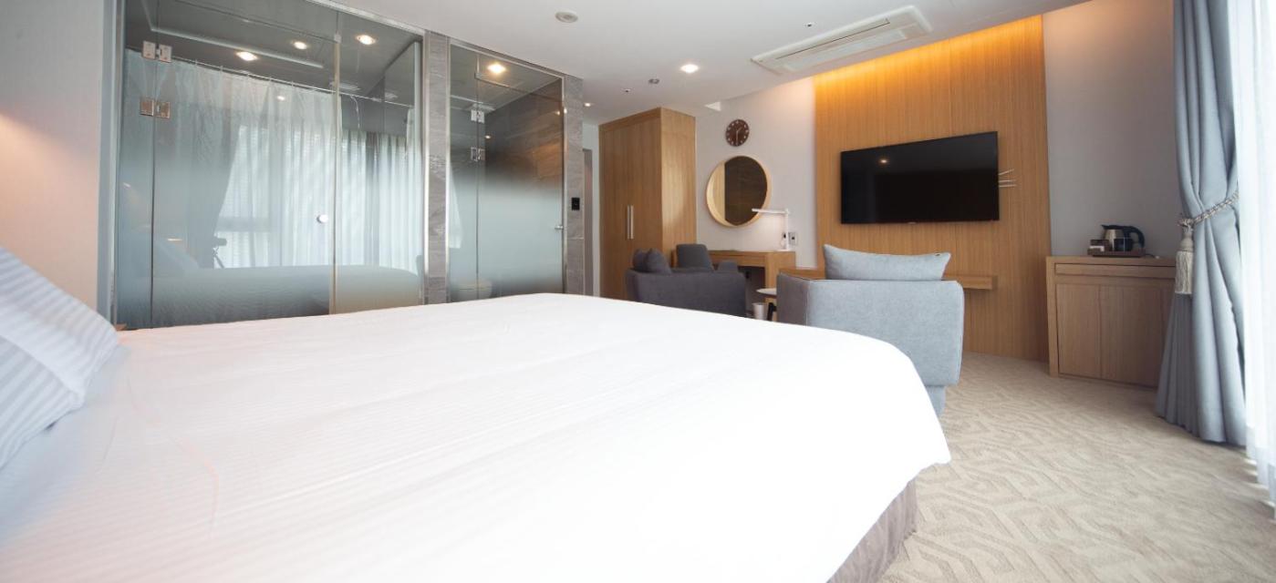 Deluxe Double Room photo 2
