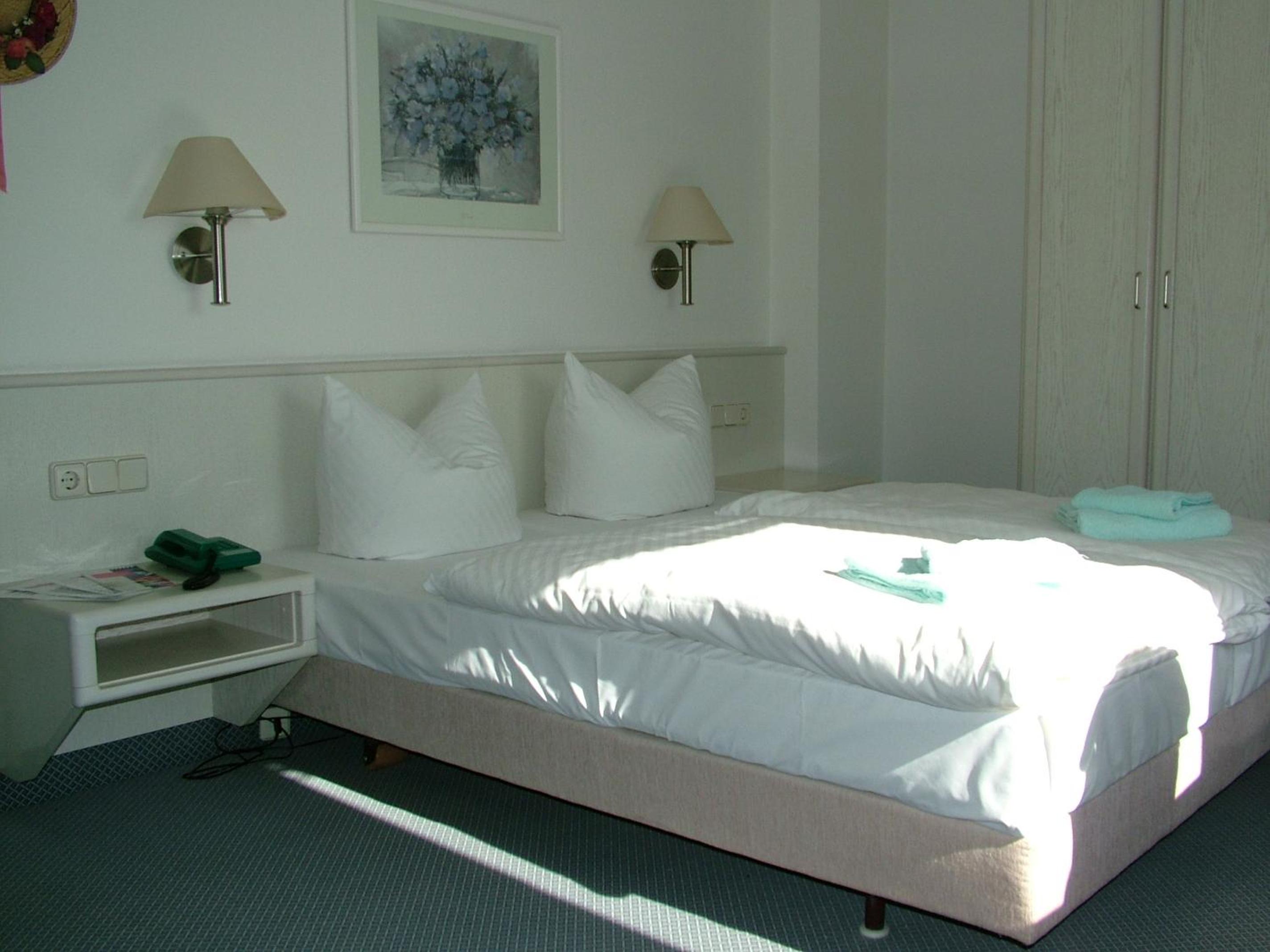 Double Room with Extra Bed - Photo 1
