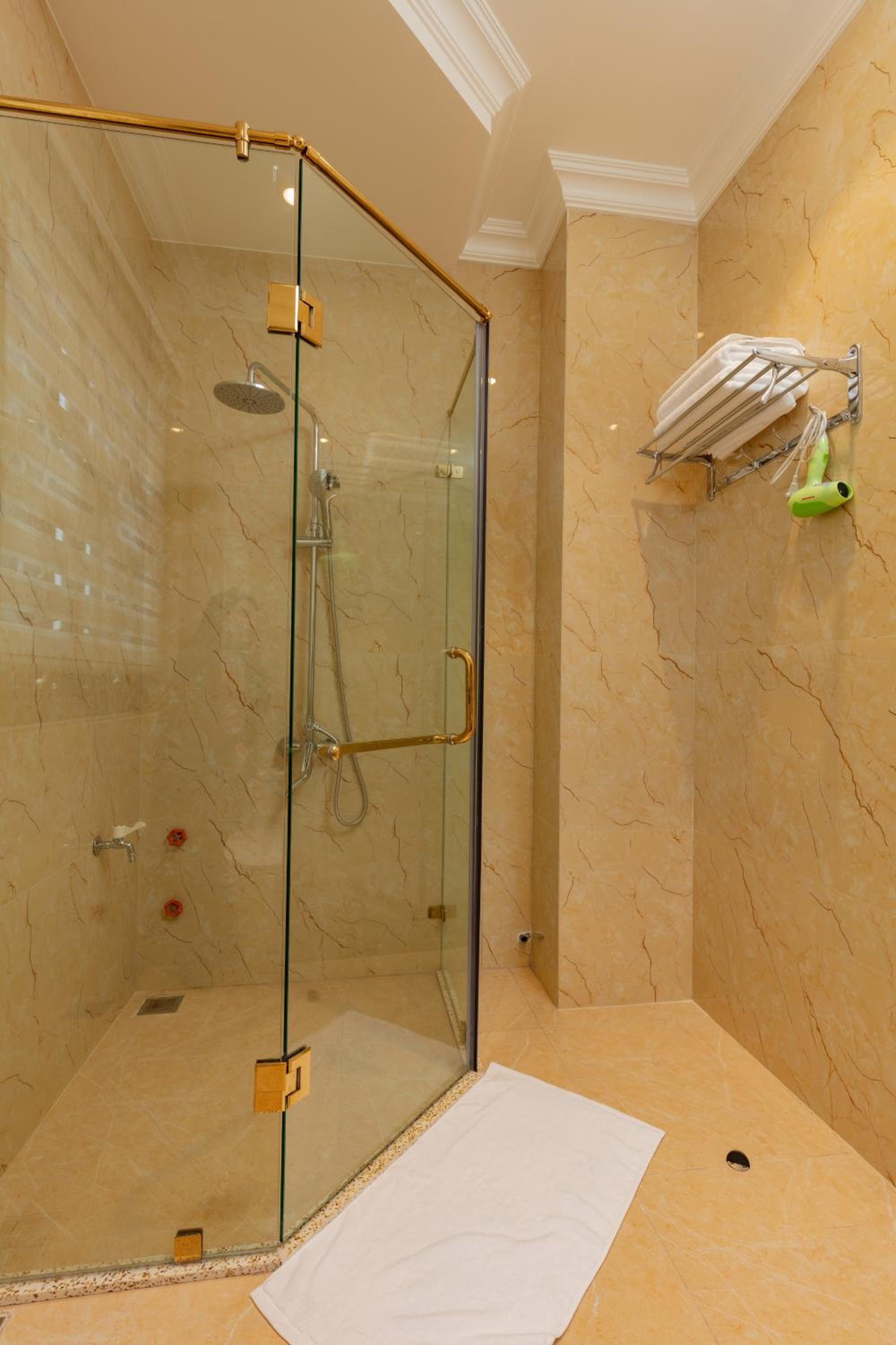 Deluxe Twin Room - Photo 6