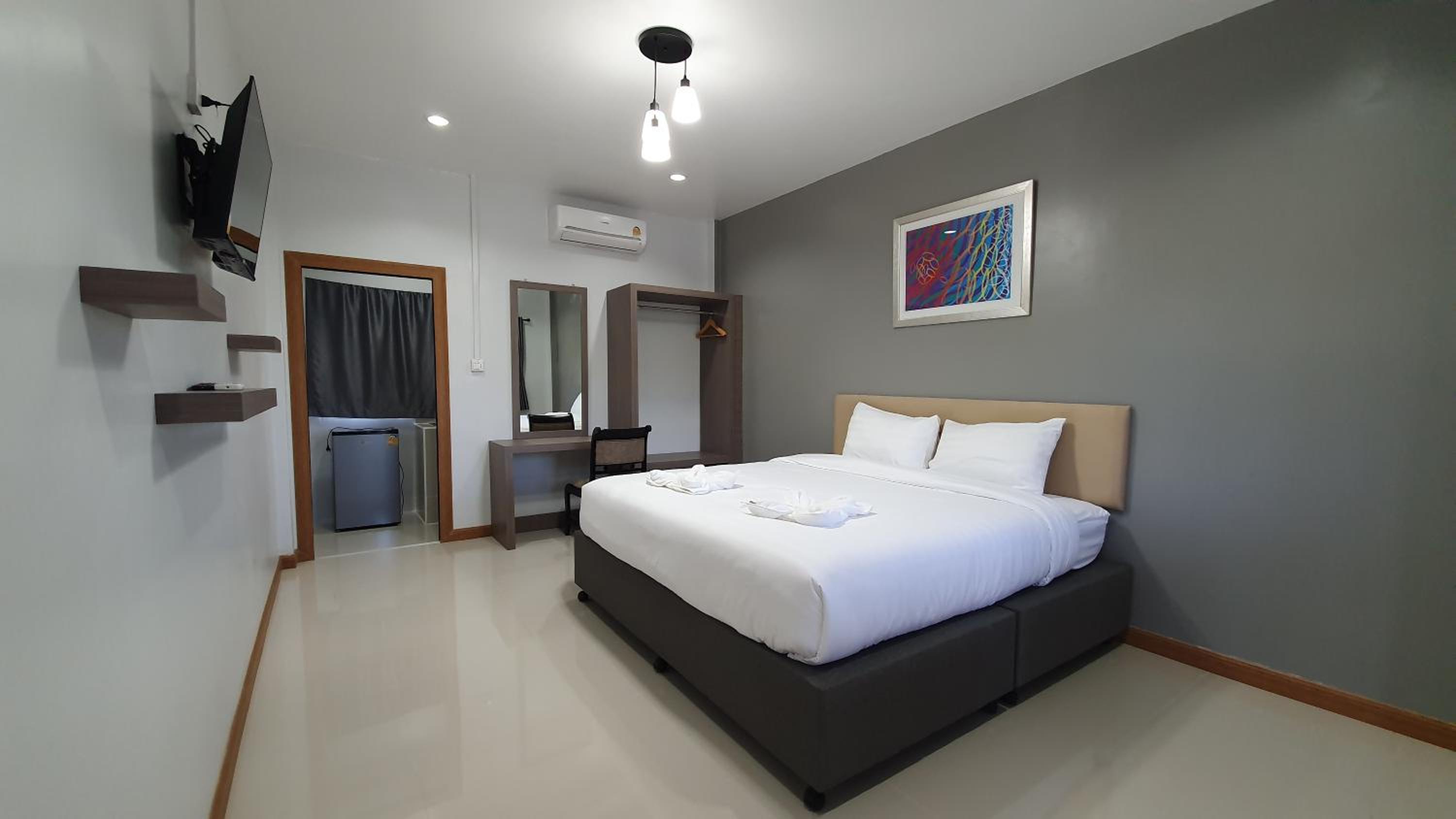 Standard King Room - Photo 2