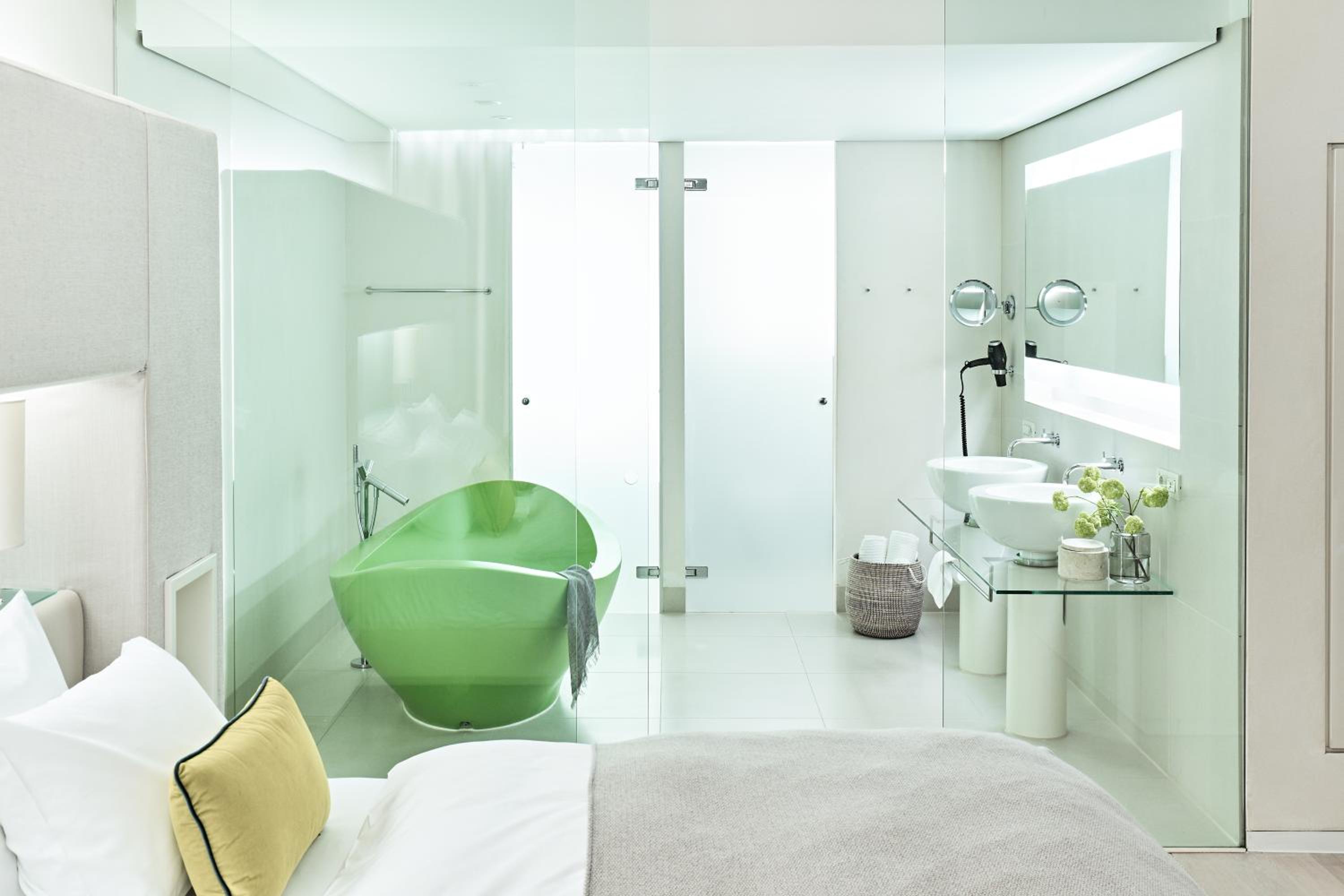 SIDE Suite (2 Adults) thumbnail 6