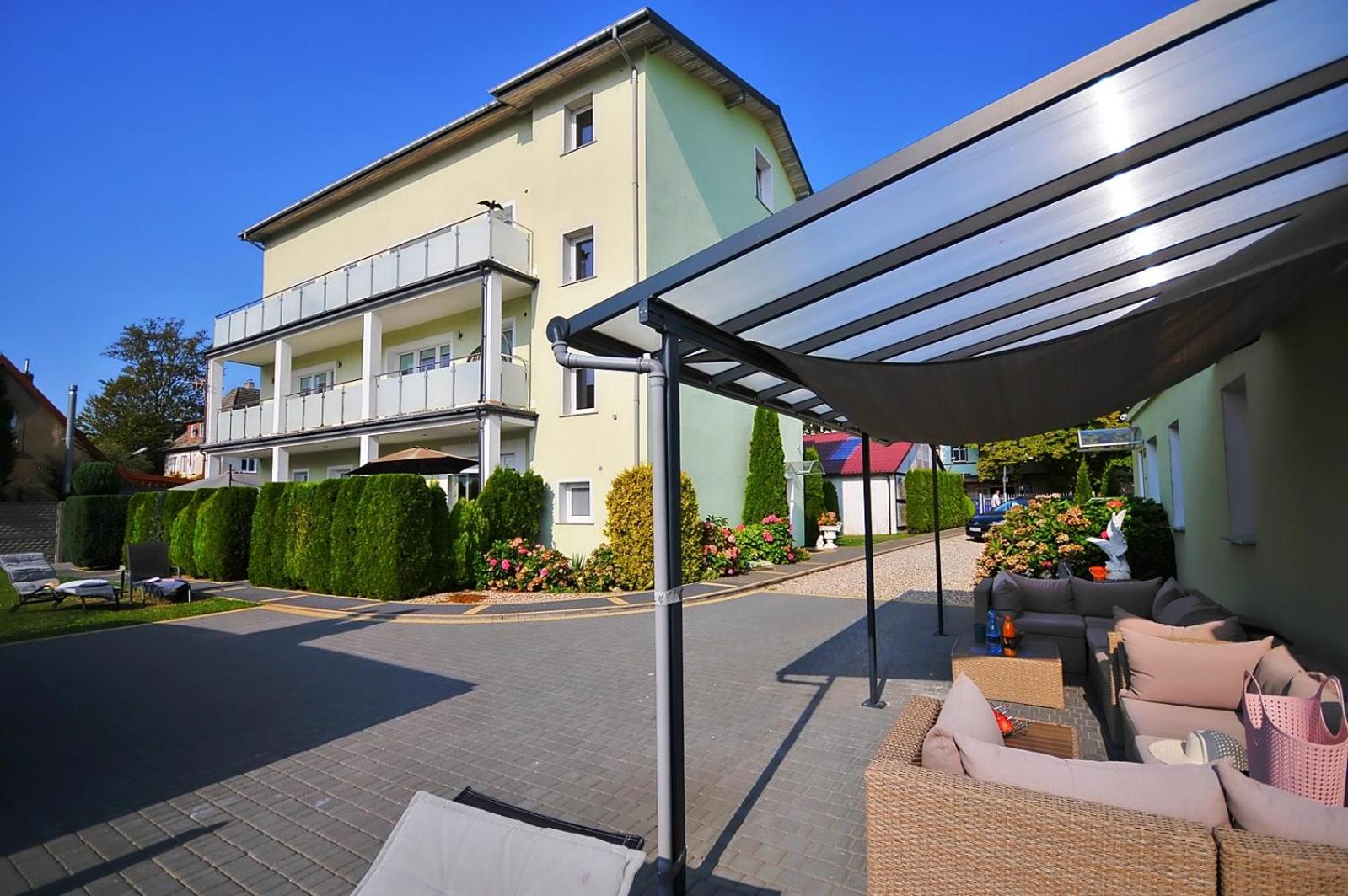 Apartment with Terrace - Photo 25