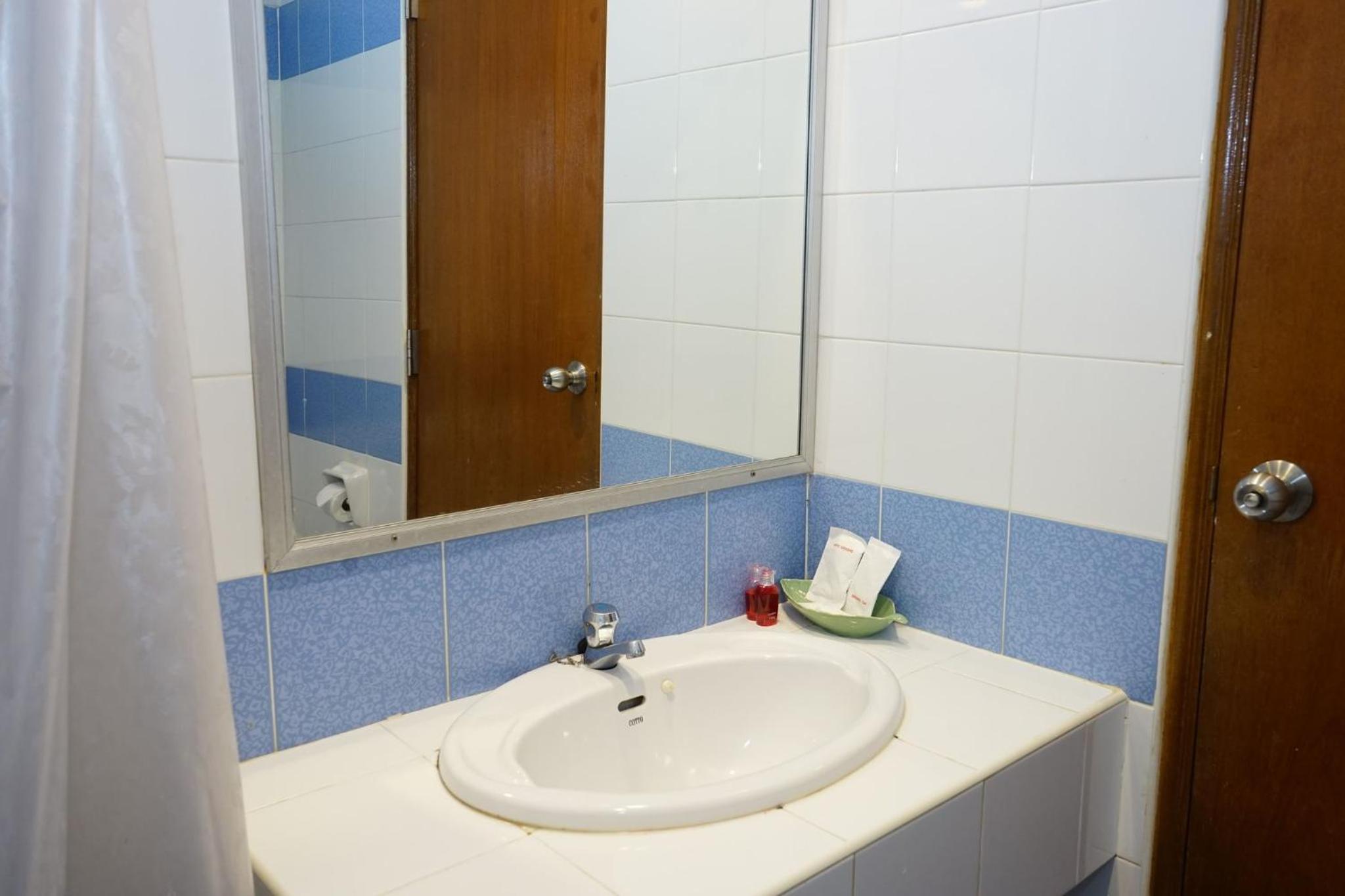 One-Bedroom Apartment - Photo 11