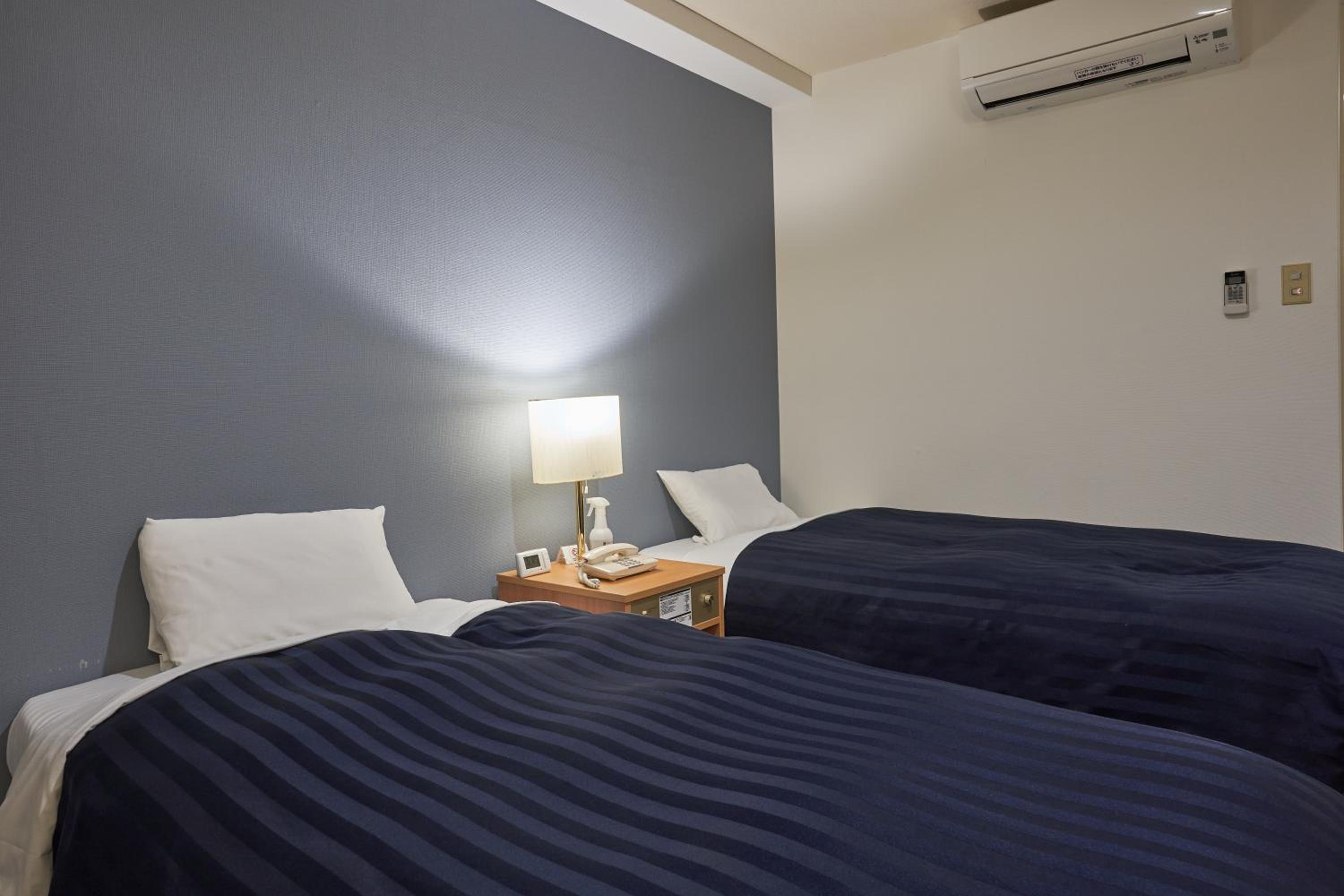 Economy Twin Room - Non Smoking photo 1
