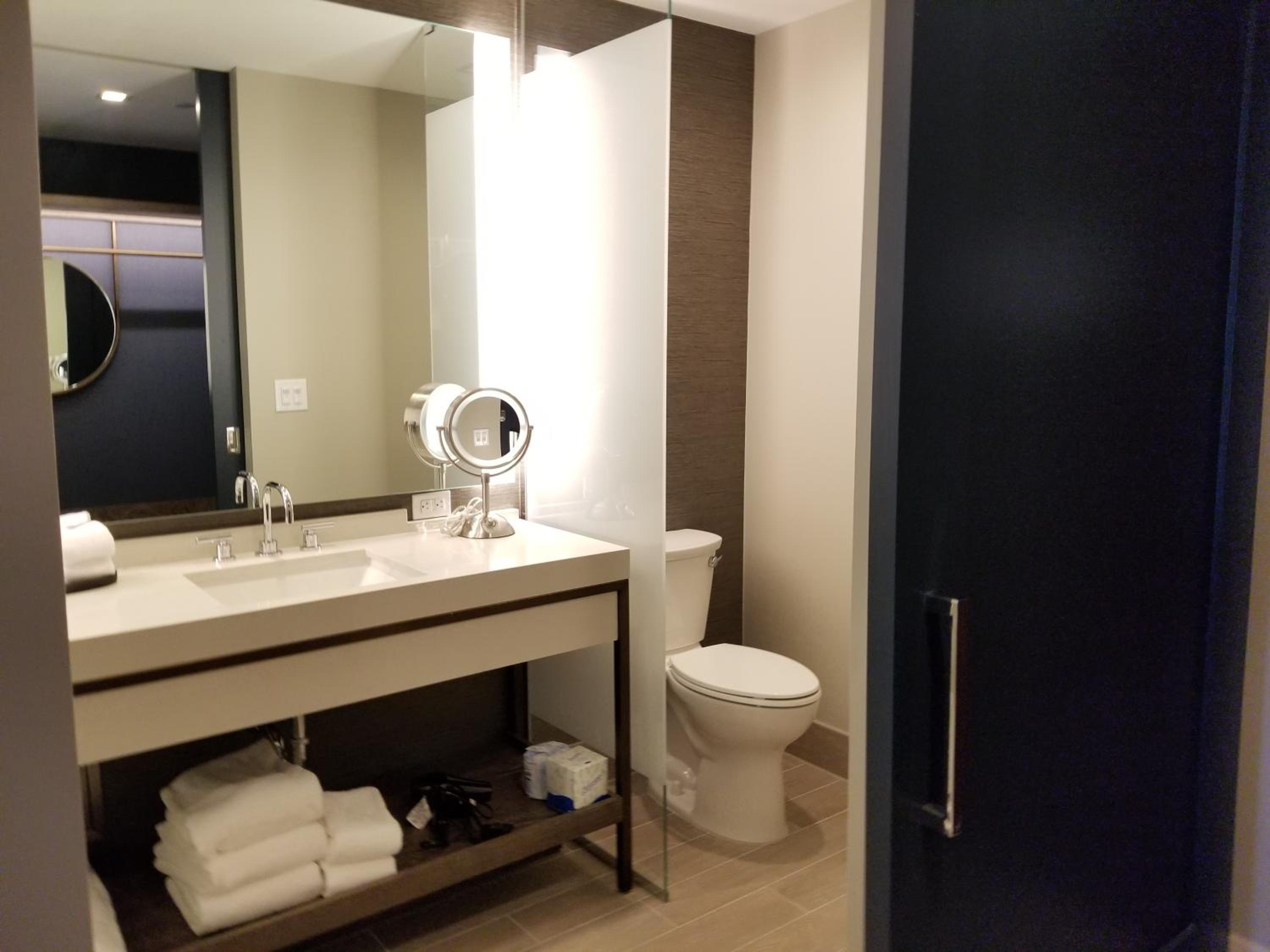 Standard King Room - Photo 3
