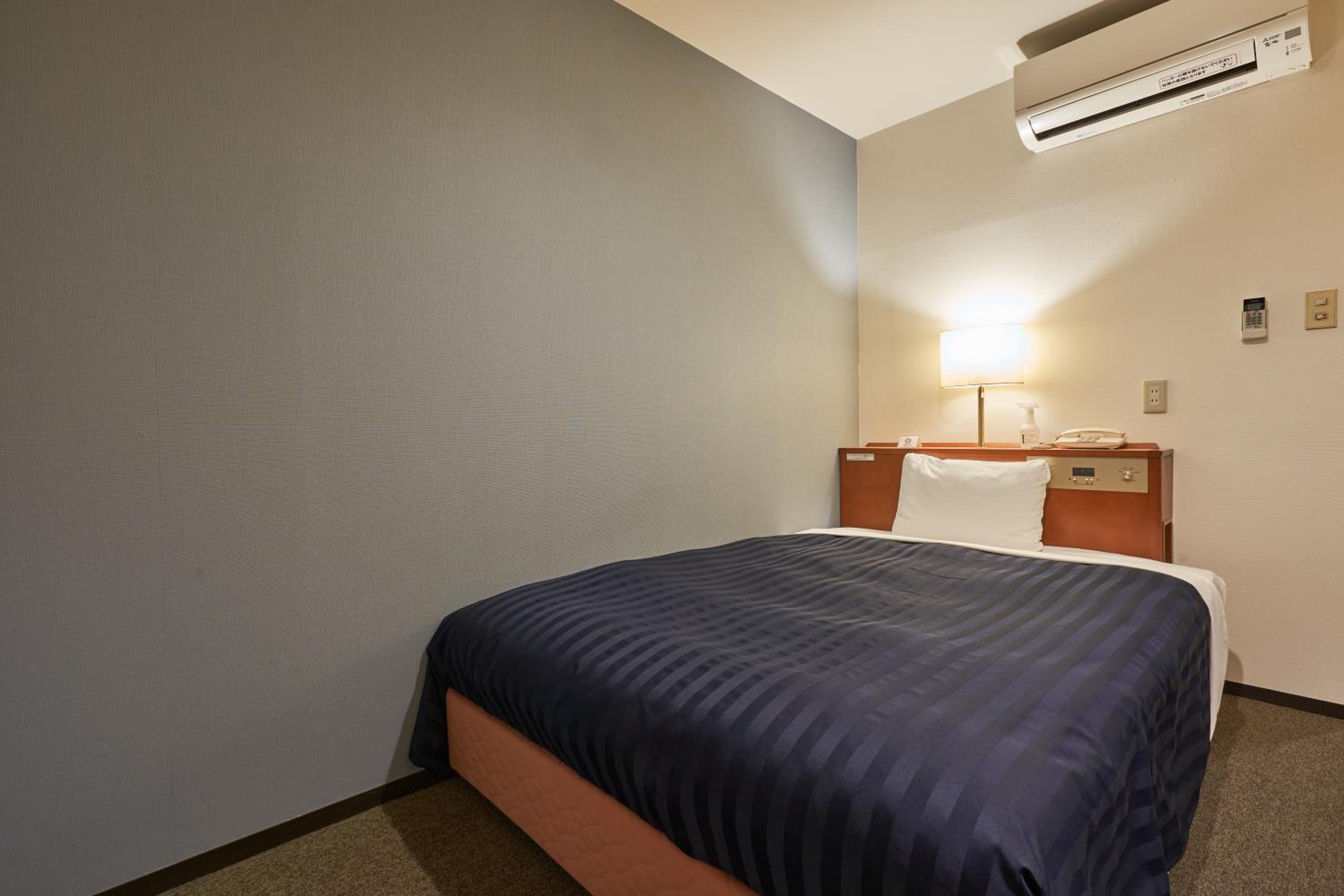 Semi Double Room - Non Smoking photo 1