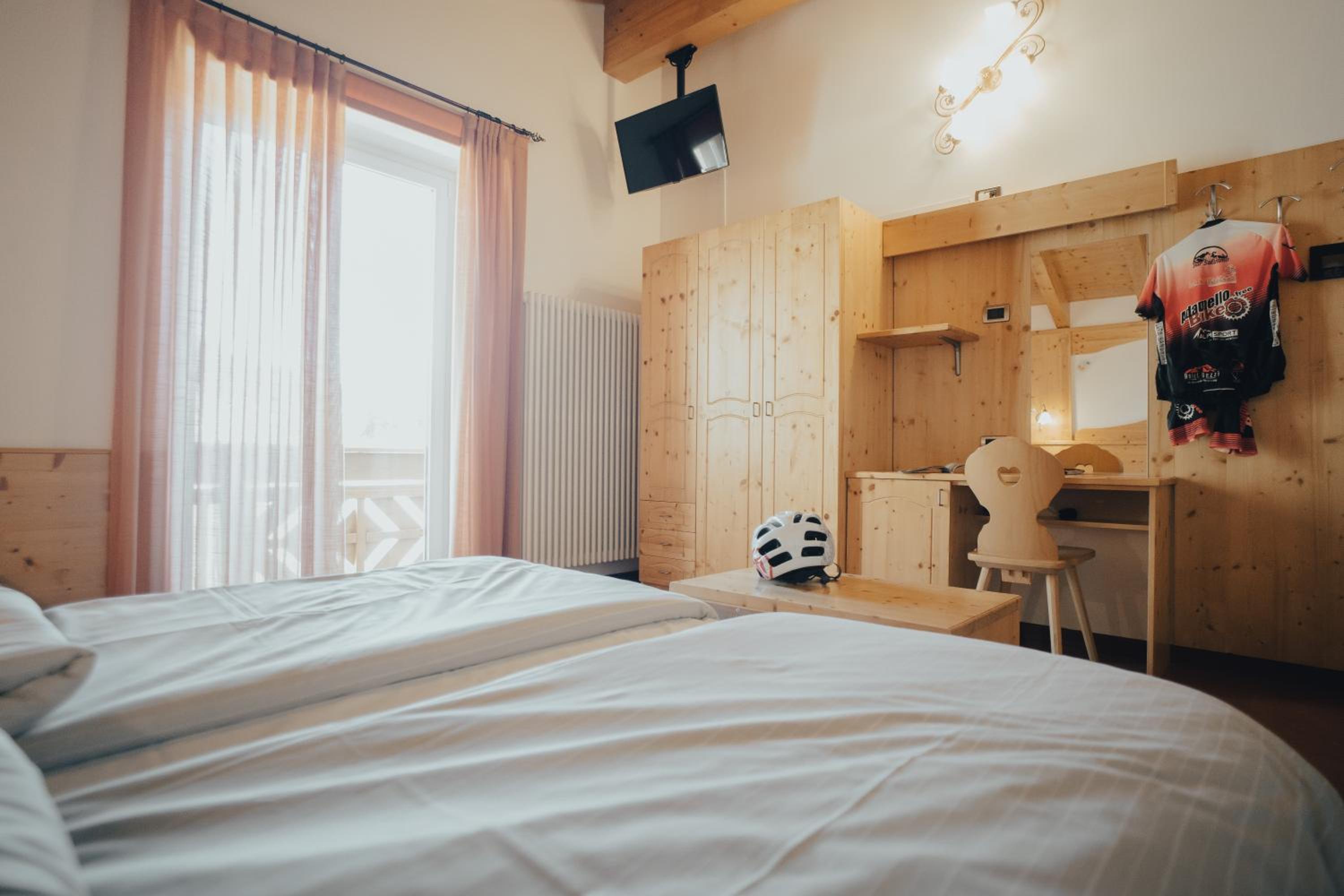 Superior Double or Twin Room with Mountain View photo 1