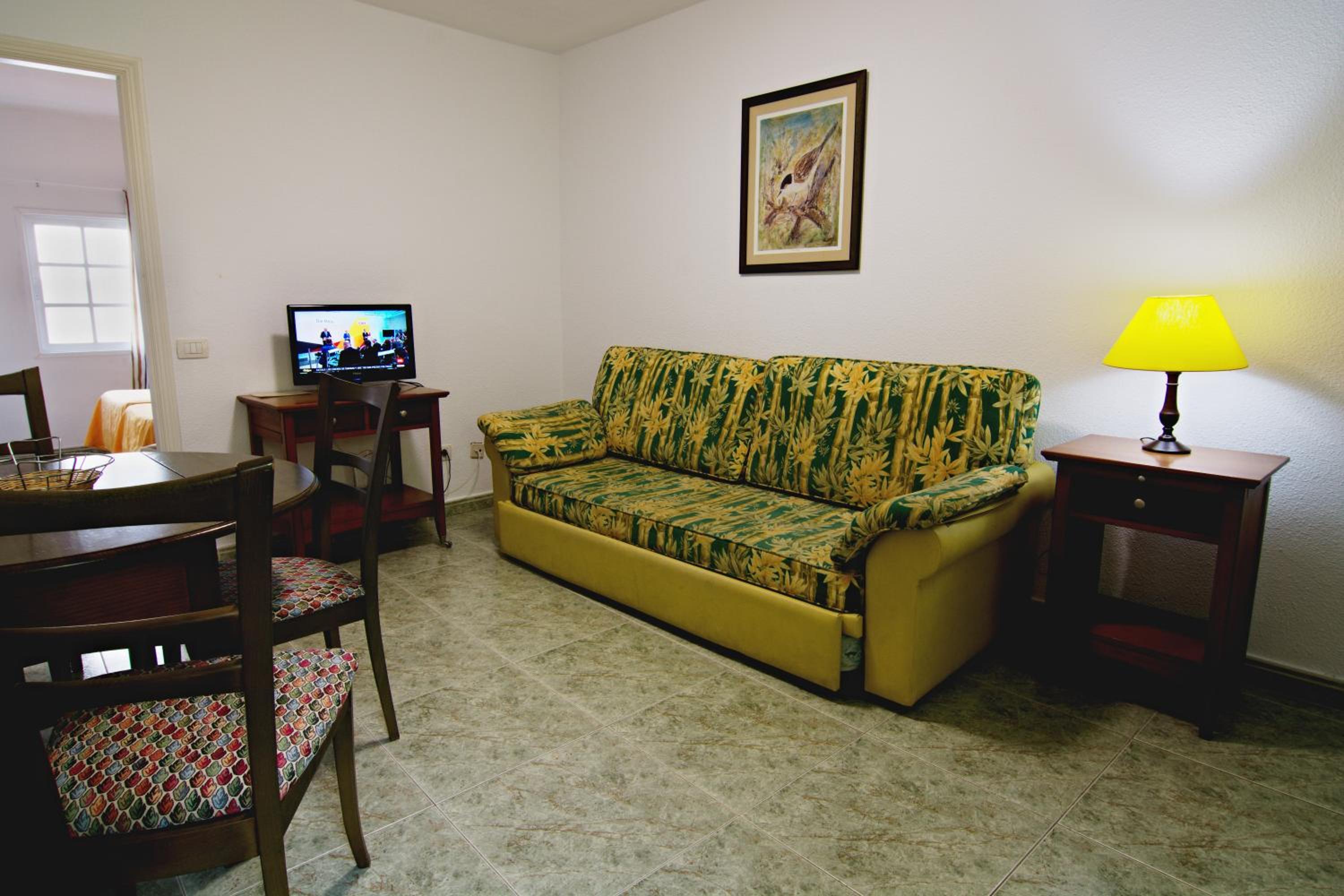 One-Bedroom Apartment photo 3