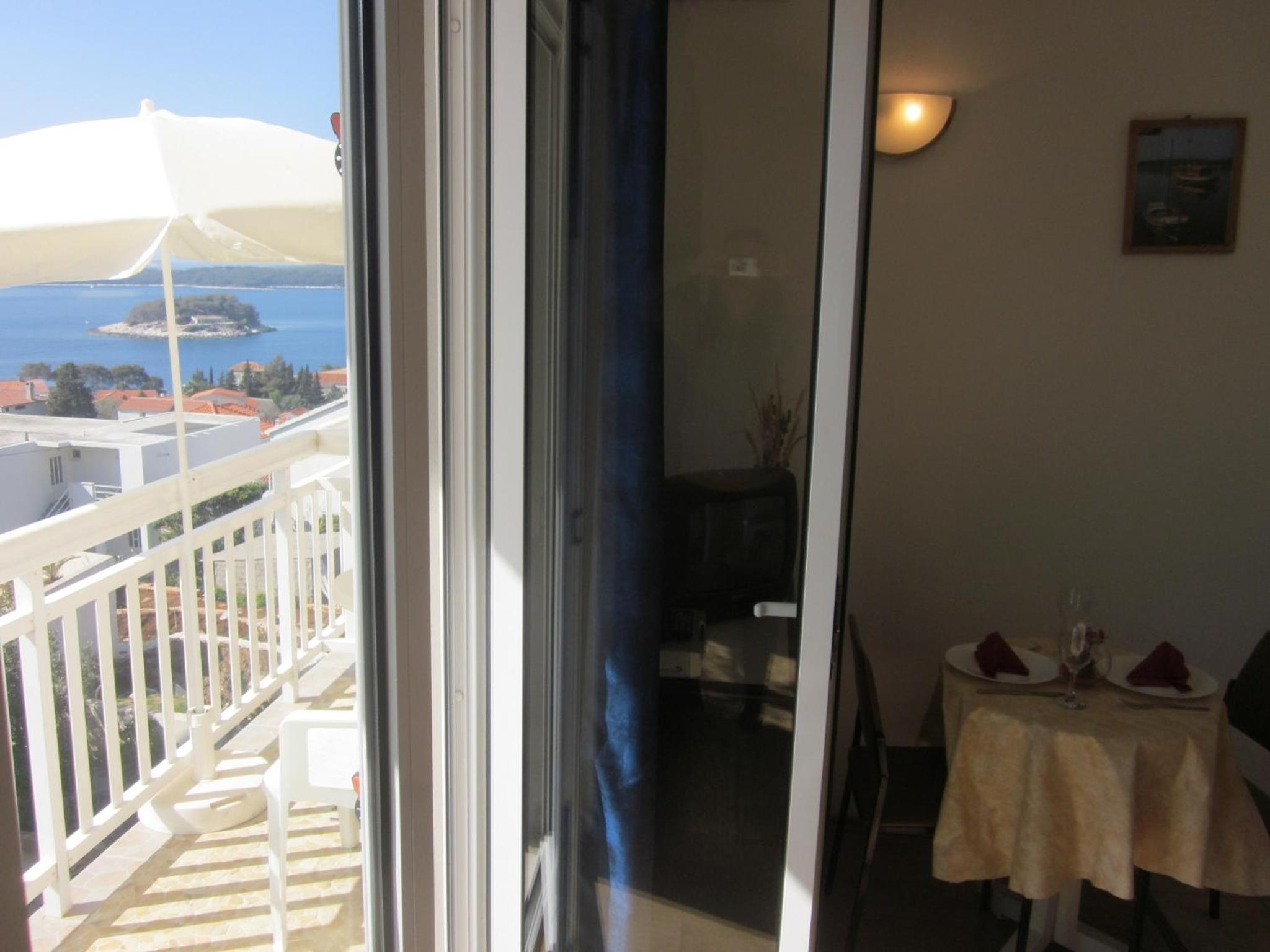 Studio with Balcony with Sea View (2 Adults) photo 3