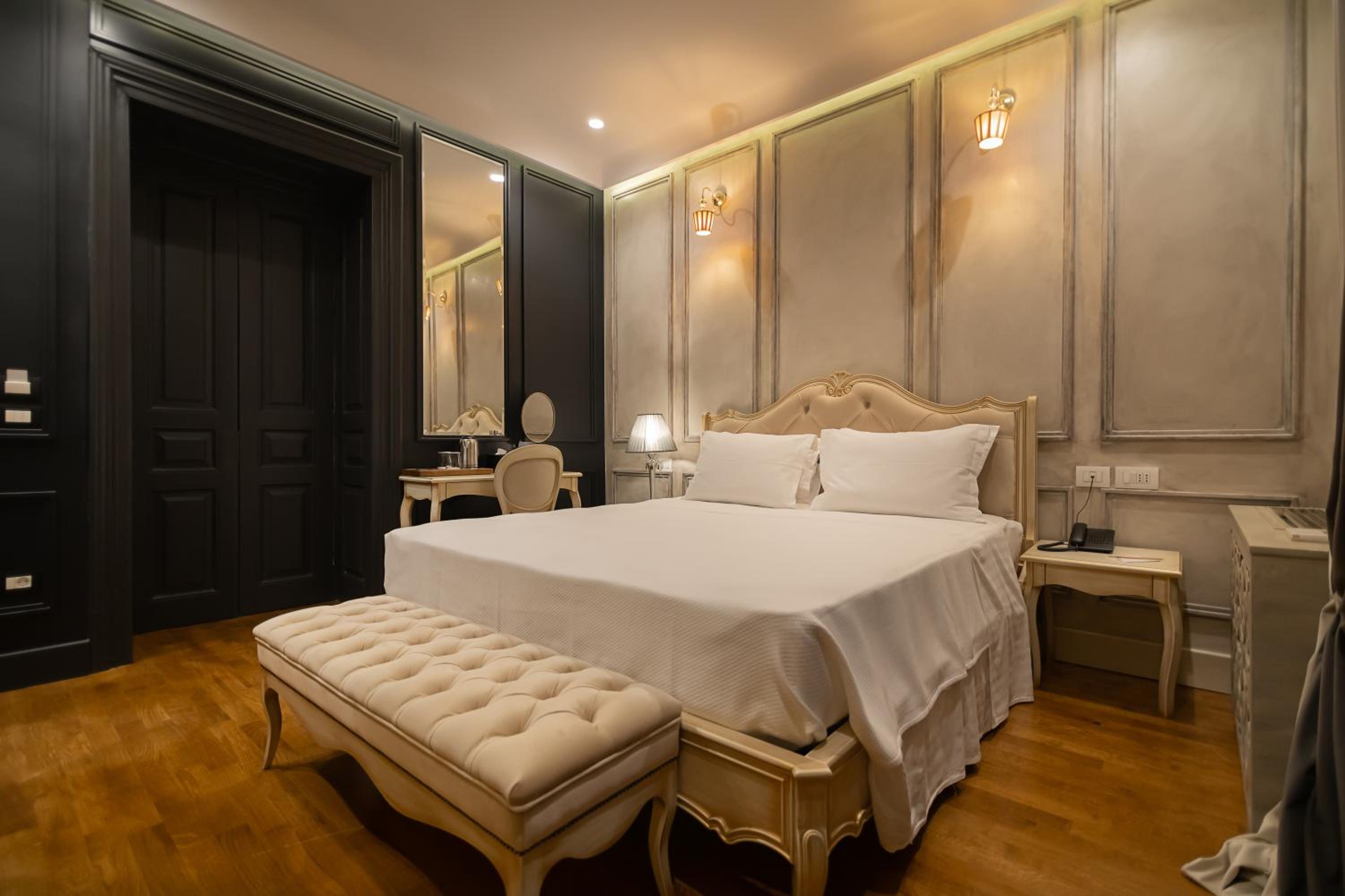 Deluxe Double Room photo 3