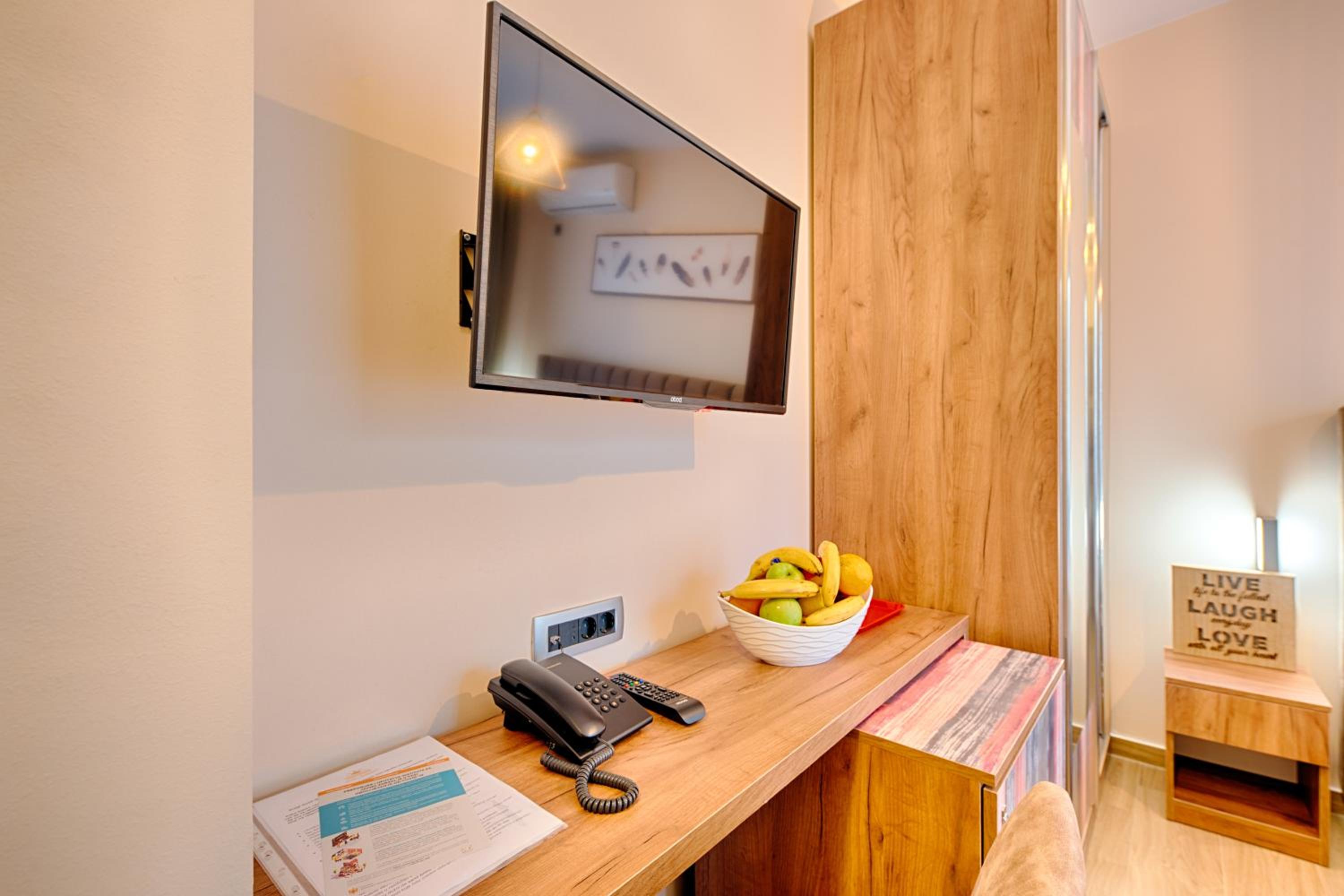 Double Room - Photo 2