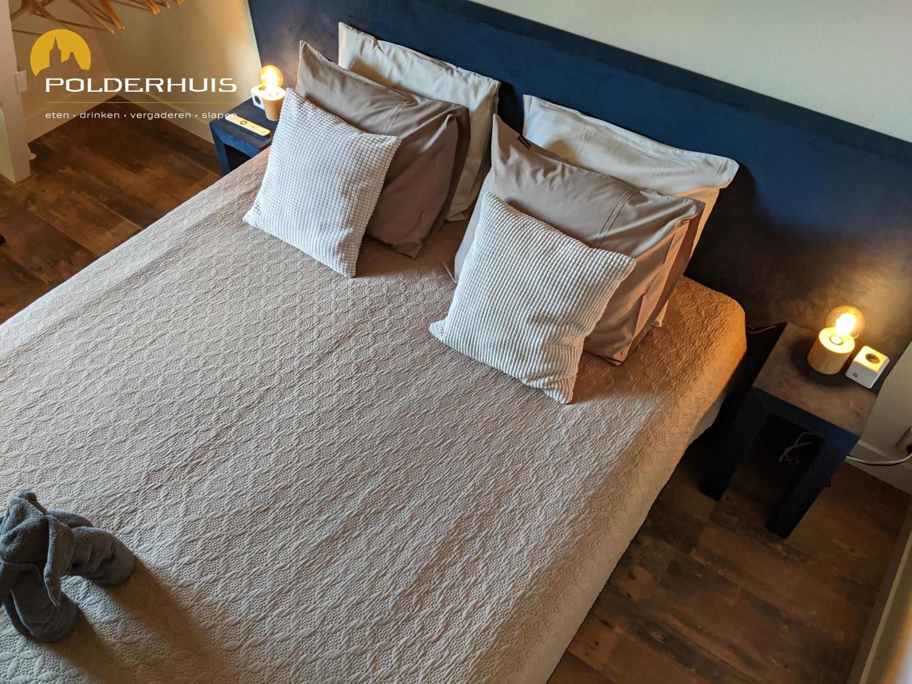Double or Twin Room with Bathroom - Photo 13