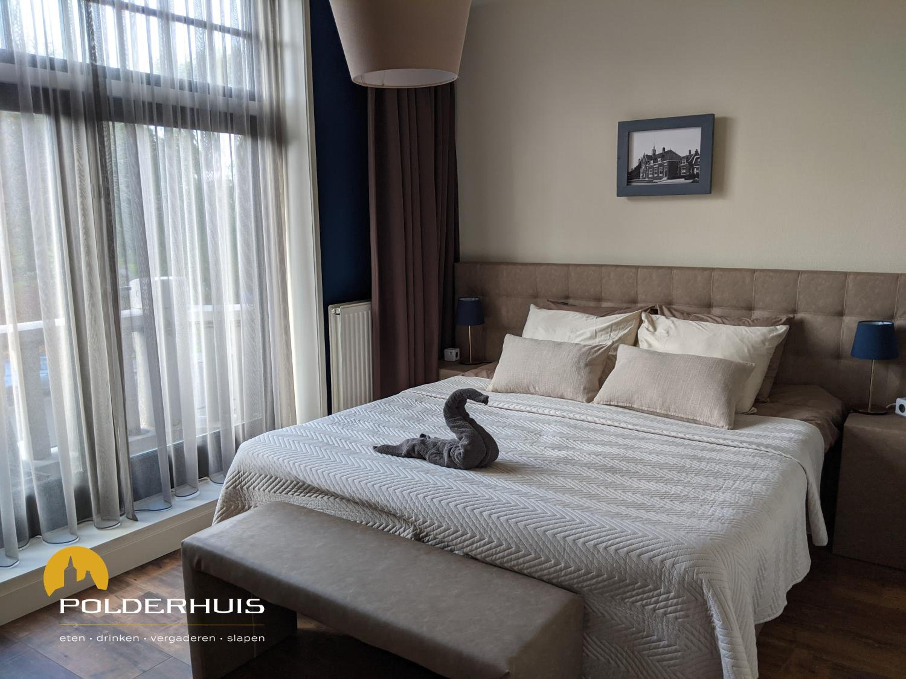 Double or Twin Room with Bathroom - Photo 8