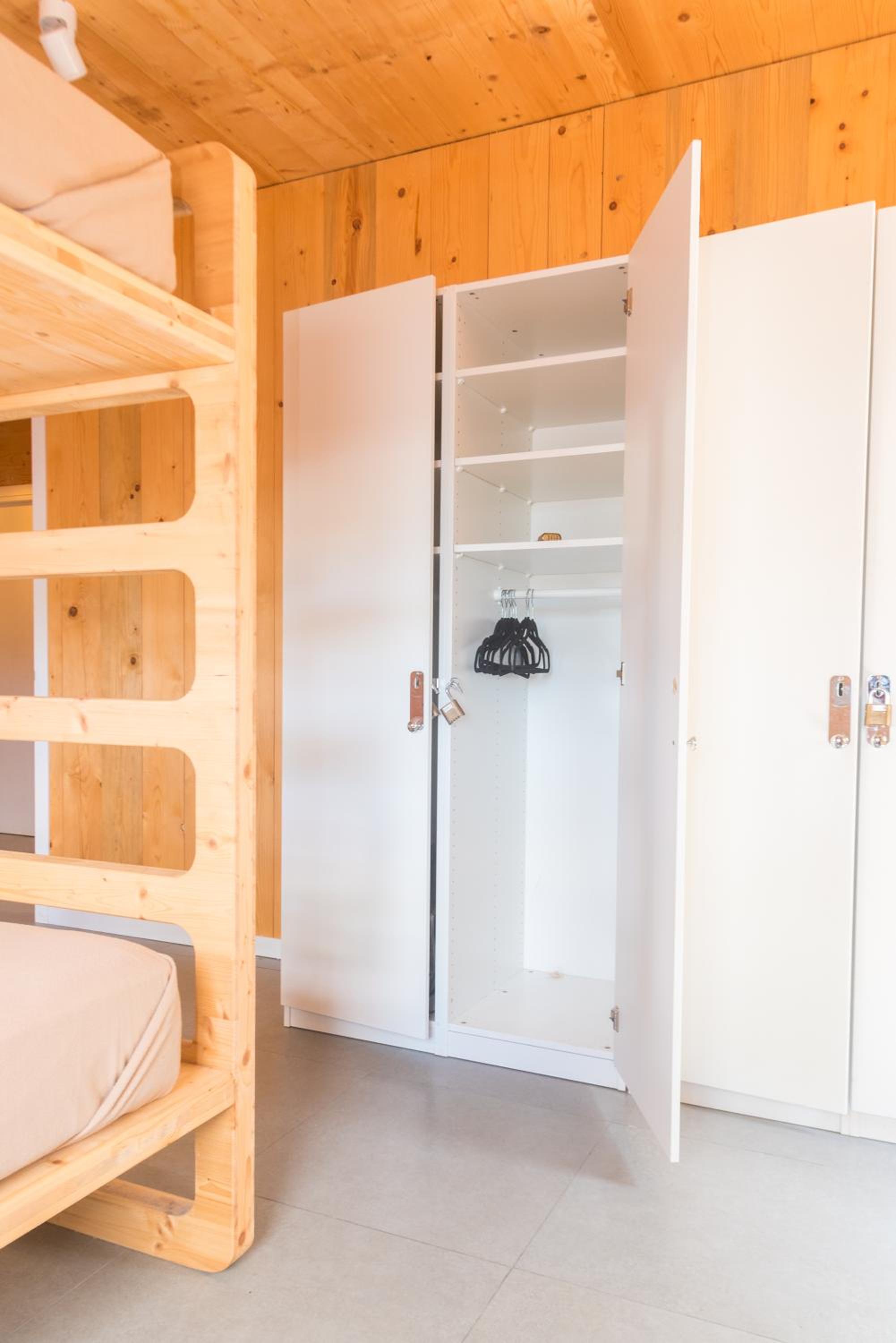 Bed in 4-Bed Mixed Dormitory Room photo 1