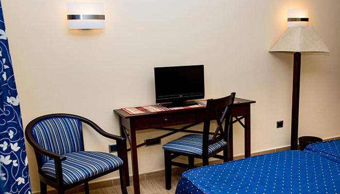 Twin Room - Photo 2