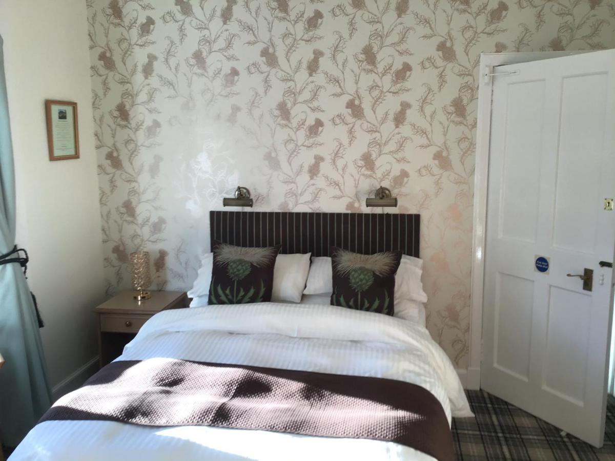 Triple Room with Private Bathroom photo 2