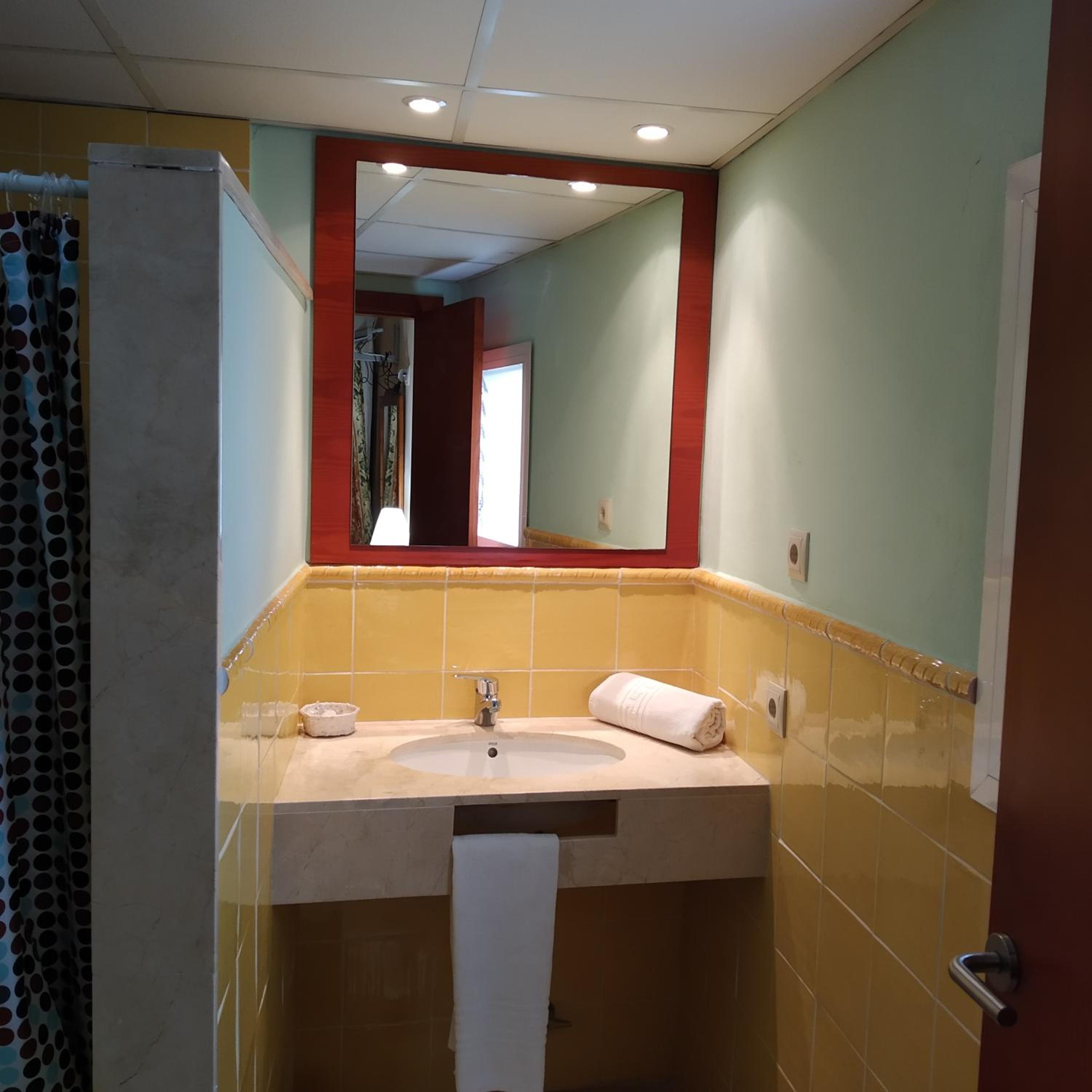 Double or Twin Room - Photo 71